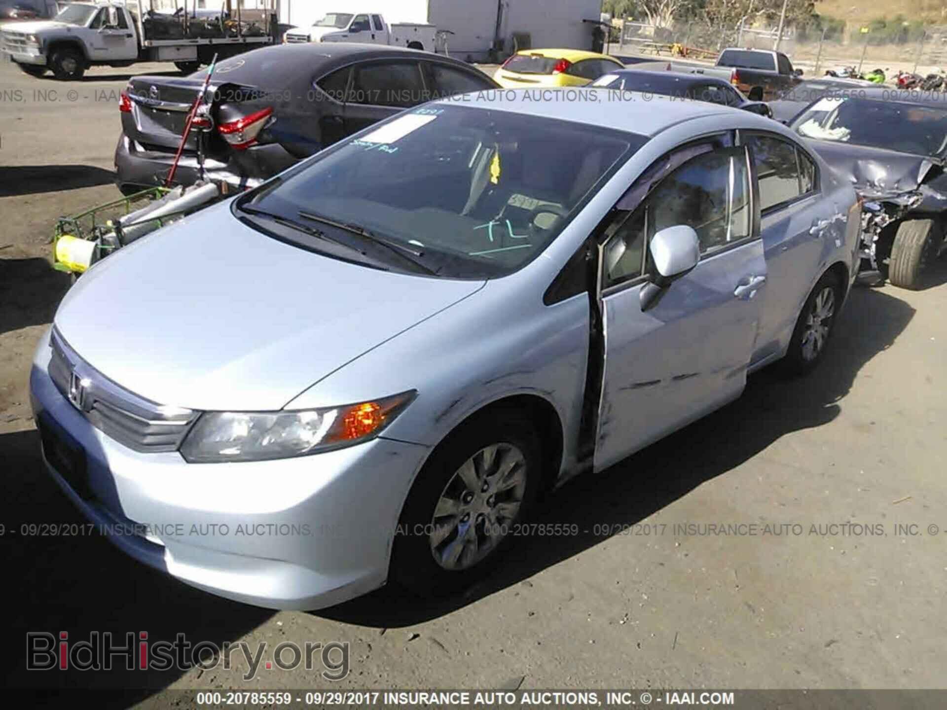 2012 Honda Civic - VIN: 2HGFB2F55CH525088 - Photo 2