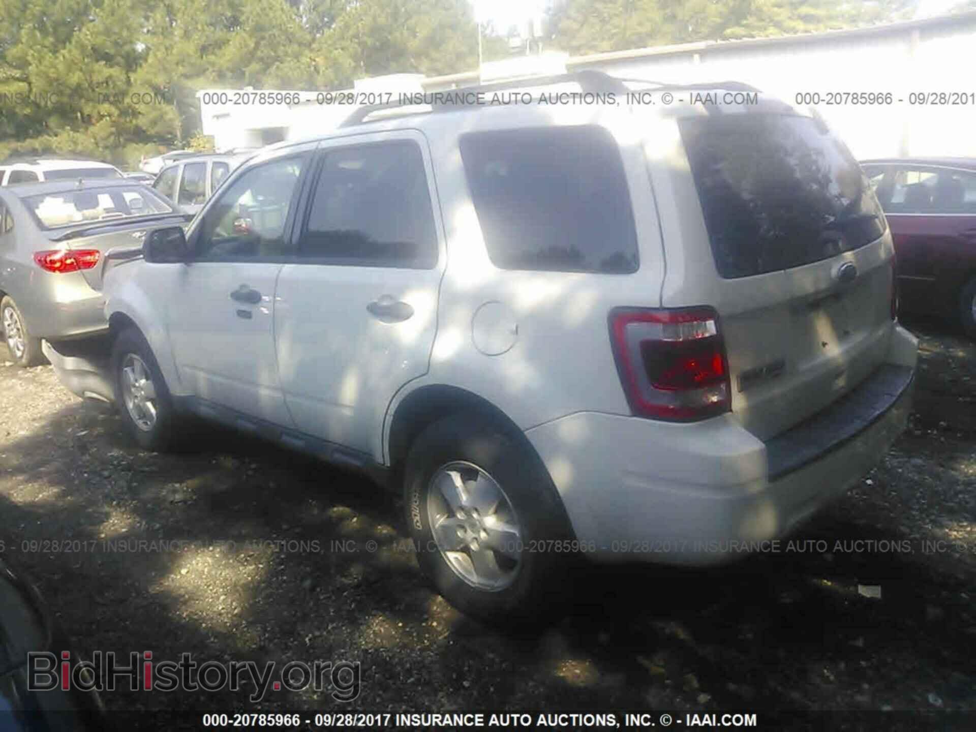 2012 Ford Escape - VIN: 1FMCU9D73CKC27202 - Фото 3