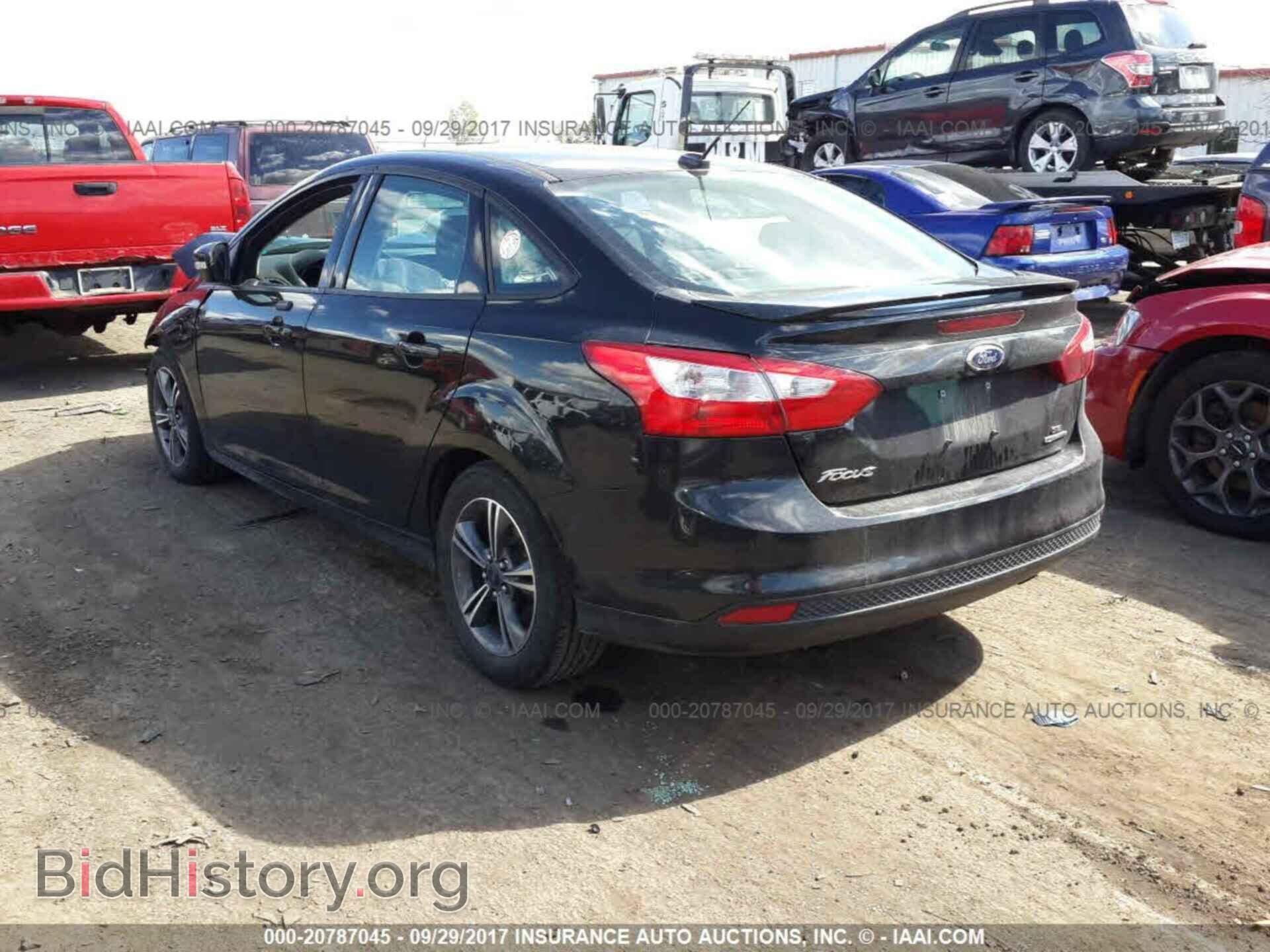 2014 Ford Focus - VIN: 1FADP3F2XEL361688 - Photo 3