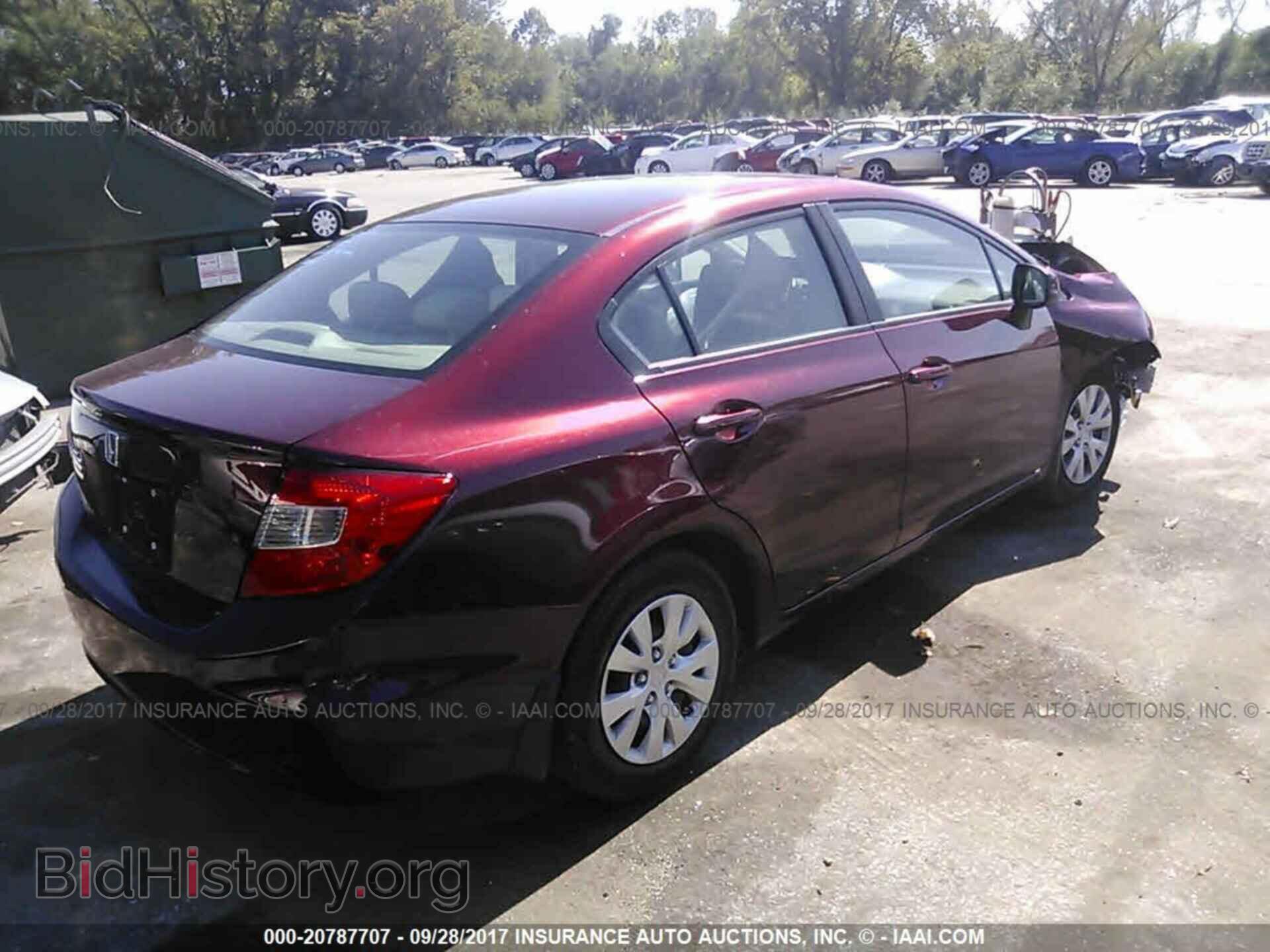 2012 Honda Civic - VIN: 2HGFB2F56CH536522 - Photo 4