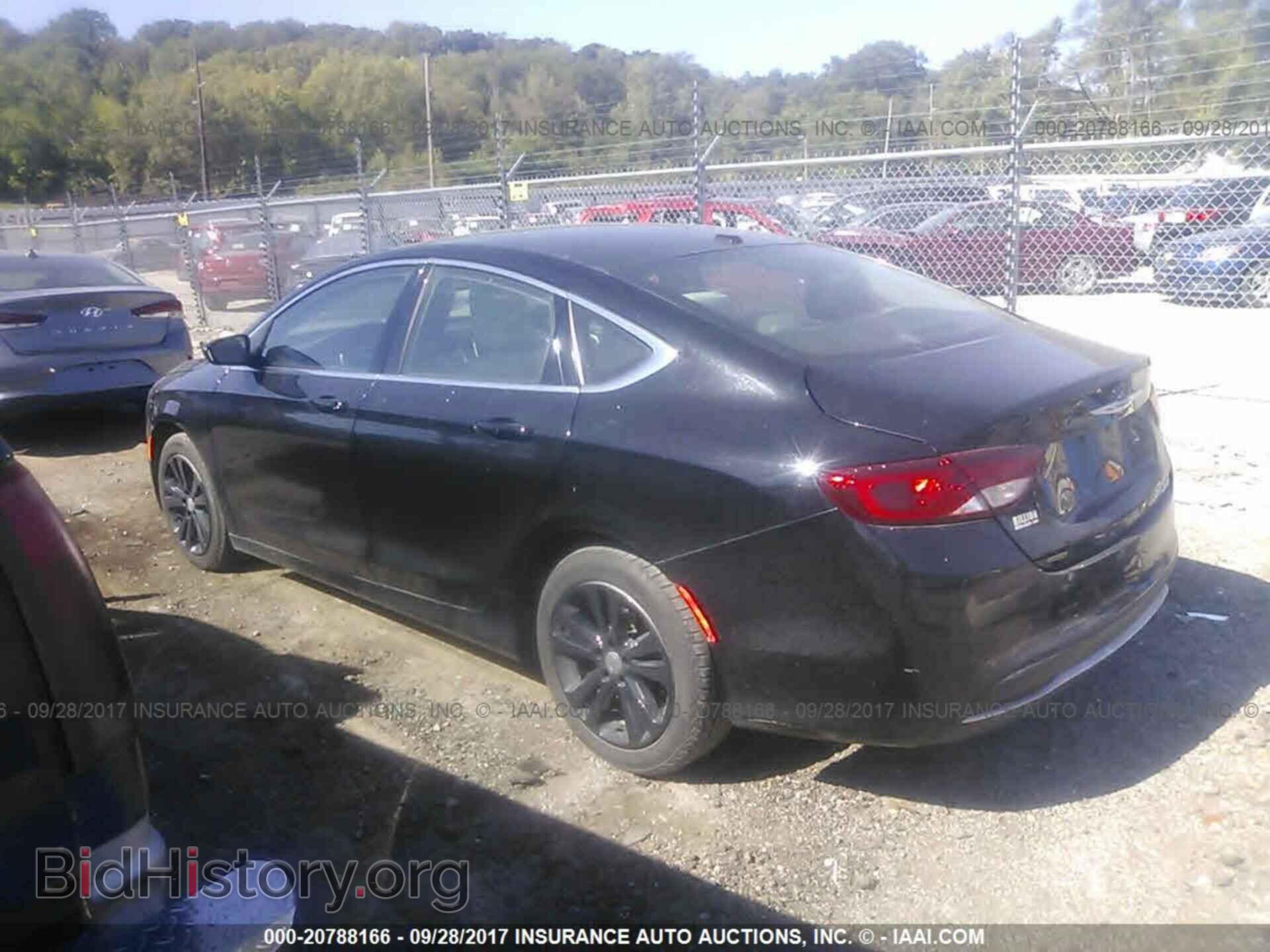 2015 Chrysler 200 - VIN: 1C3CCCAB2FN724052 - Photo 3