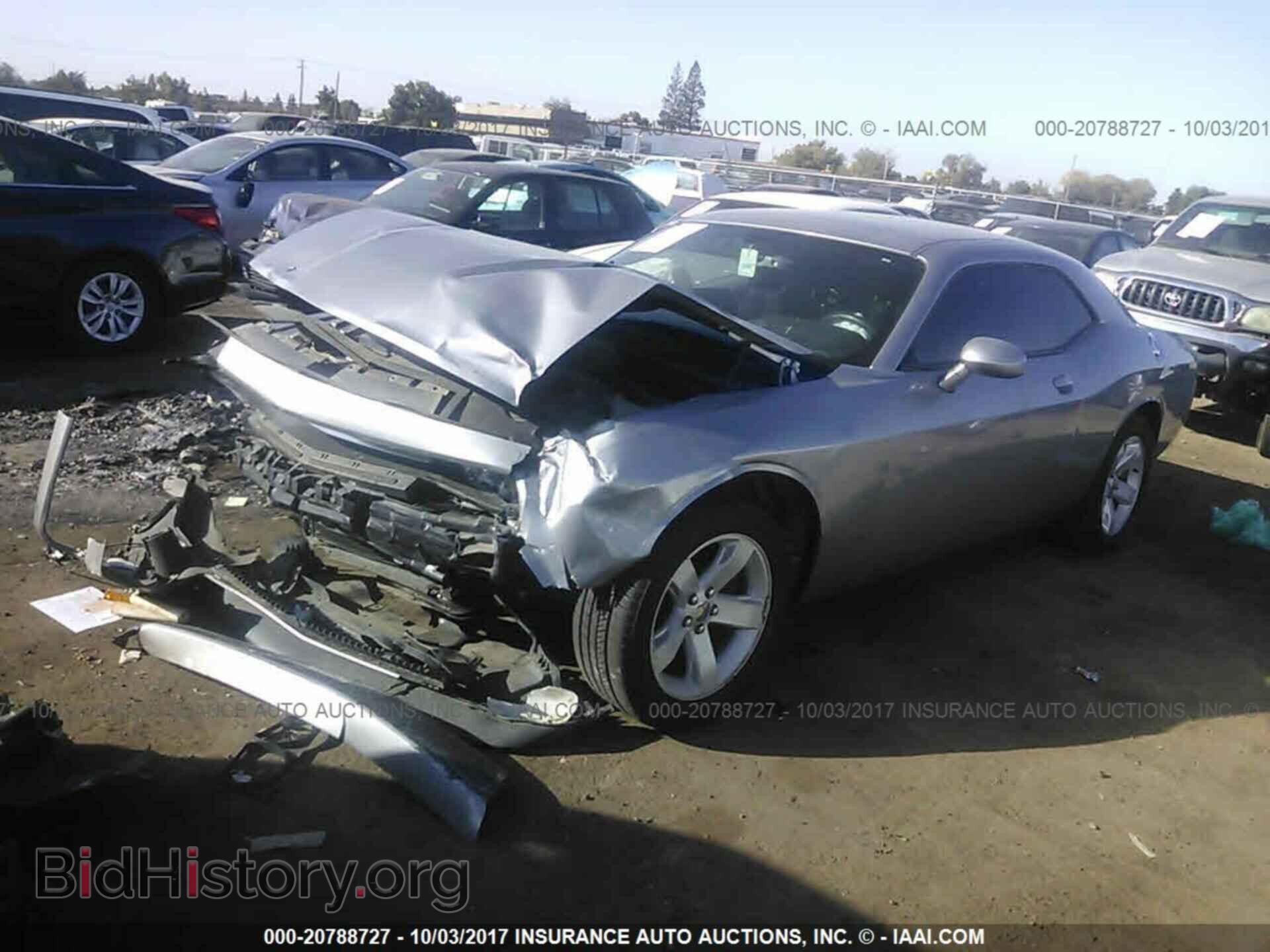 2014 Dodge Challenger - VIN: 2C3CDYAG2EH229847 - Фото 2