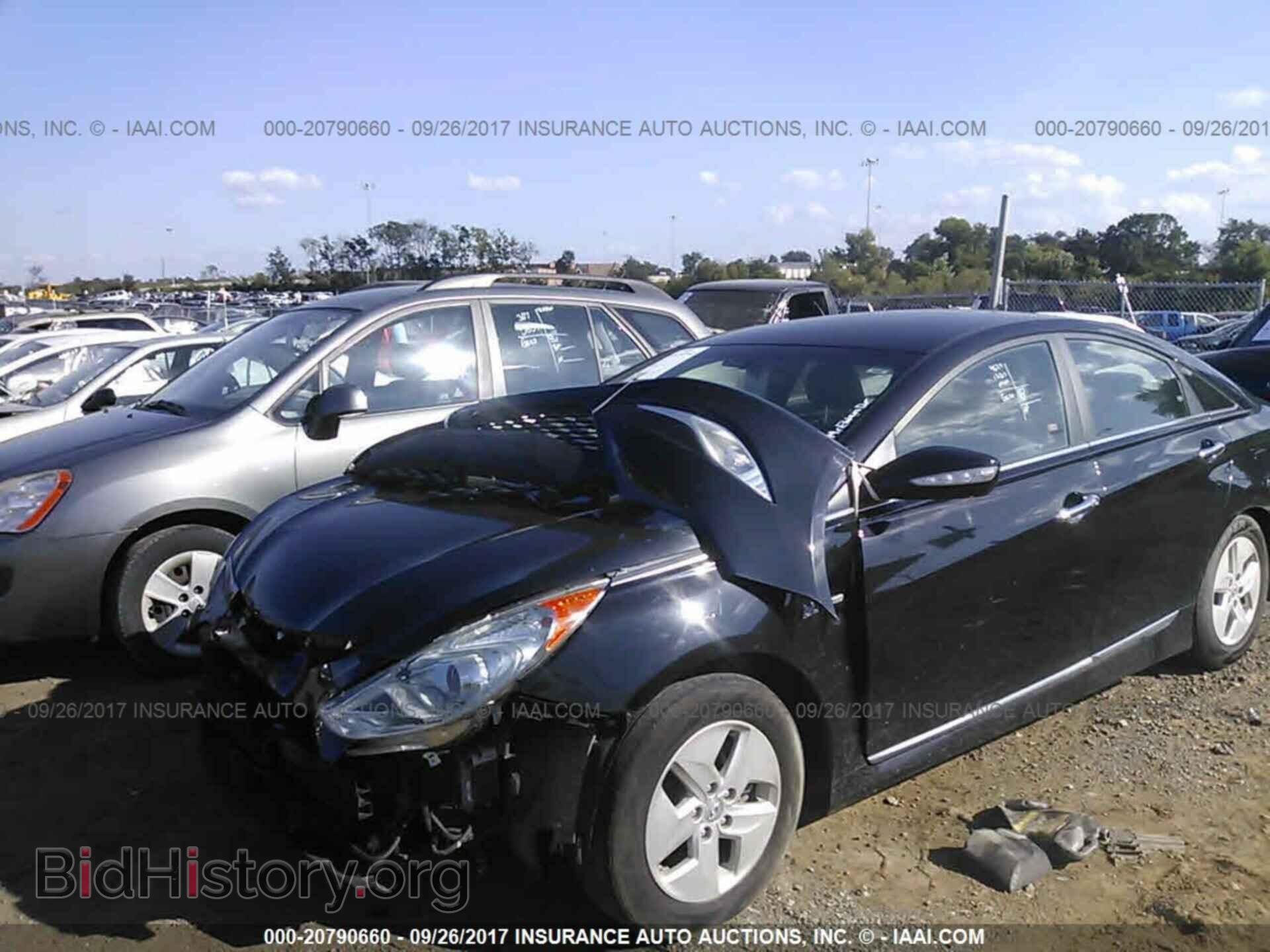 2012 Hyundai Sonata - VIN: KMHEC4A47CA046148 - Фото 2