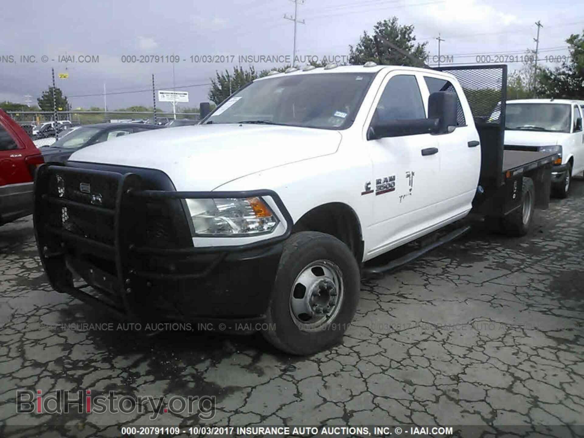 2014 Ram 3500 - VIN: 3C7WRSCL4EG312605 - Photo 2