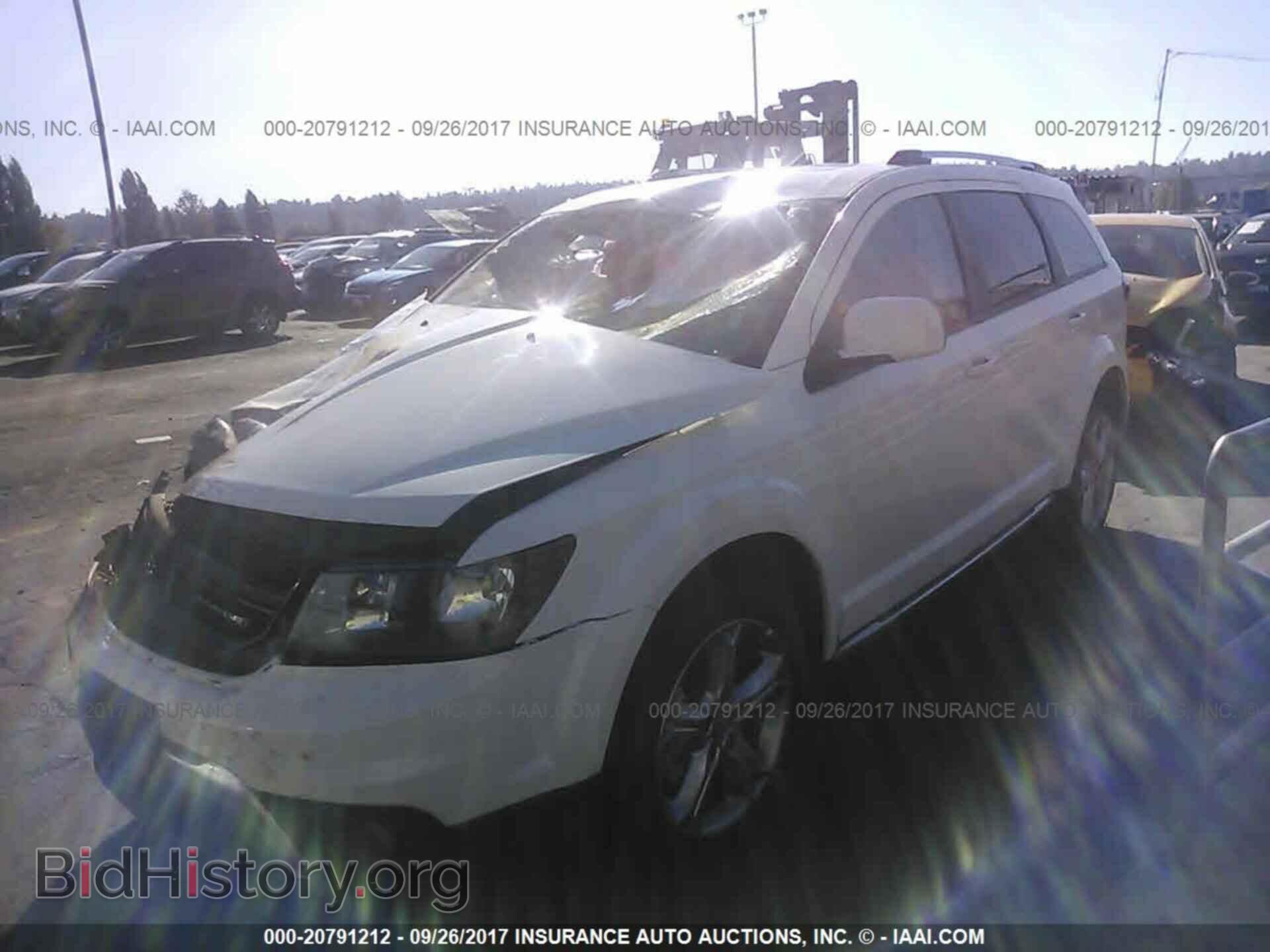 2017 Dodge Journey - VIN: 3C4PDCGG9HT626460 - Фото 2