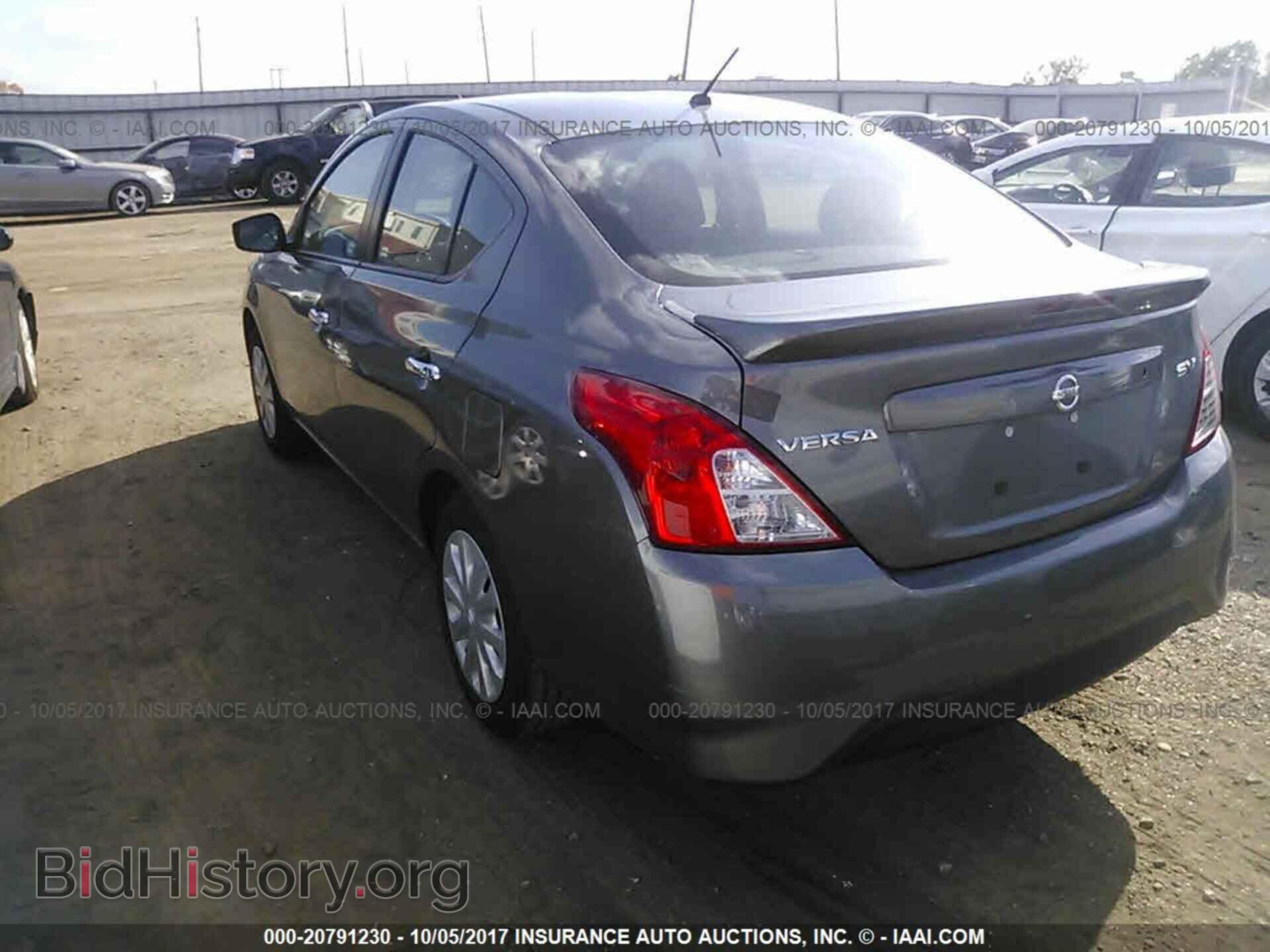2017 Nissan Versa - VIN: 3N1CN7AP8HL801988 - Фото 3