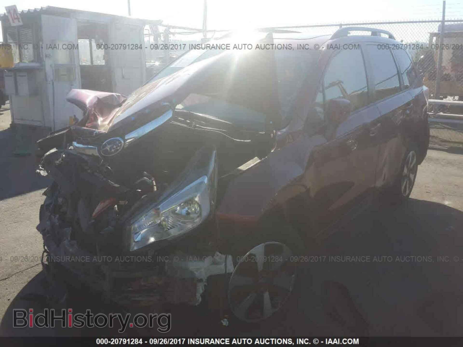 2017 Subaru Forester - VIN: JF2SJAEC2HH535568 - Фото 2