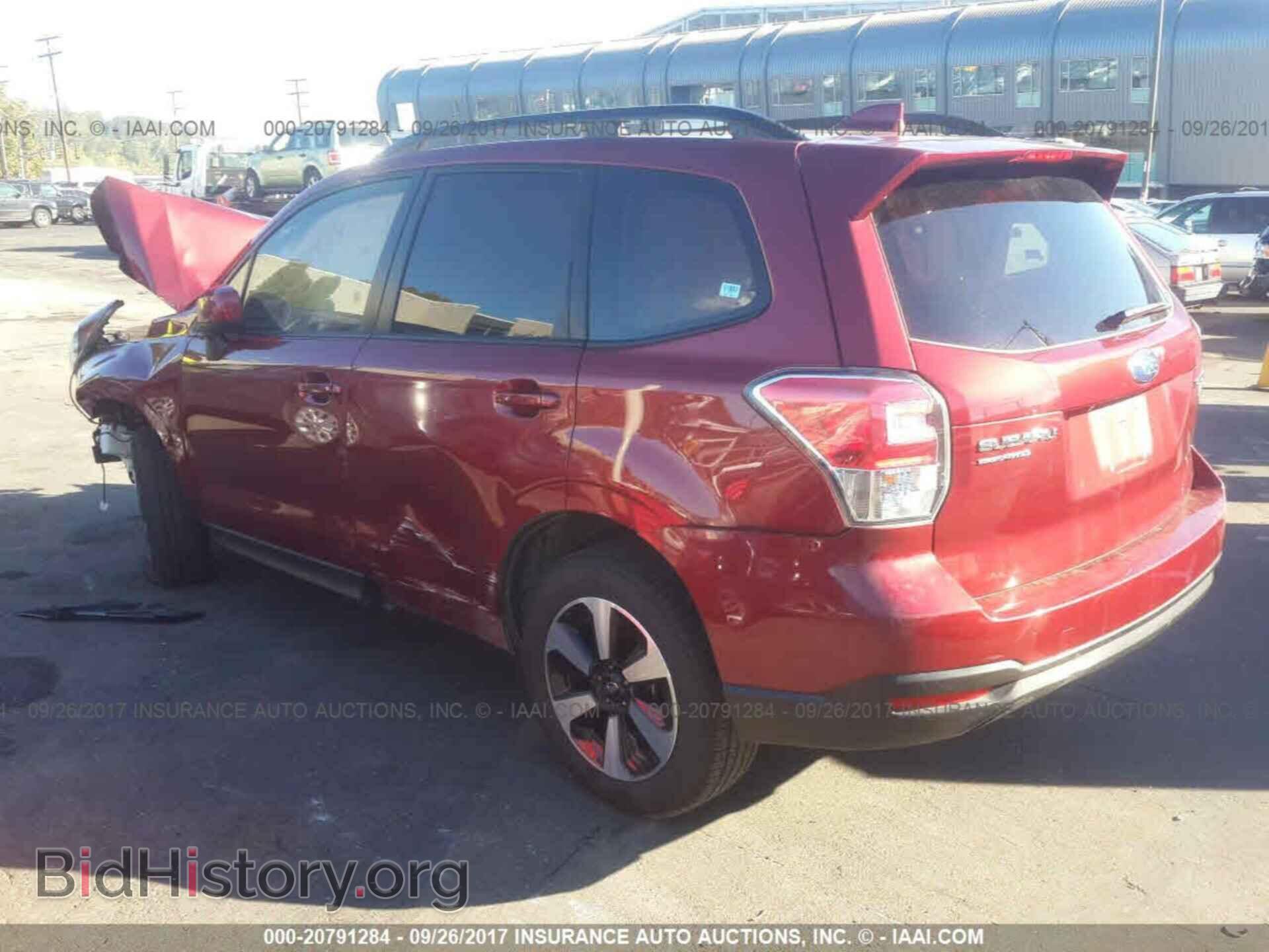 2017 Subaru Forester - VIN: JF2SJAEC2HH535568 - Фото 3