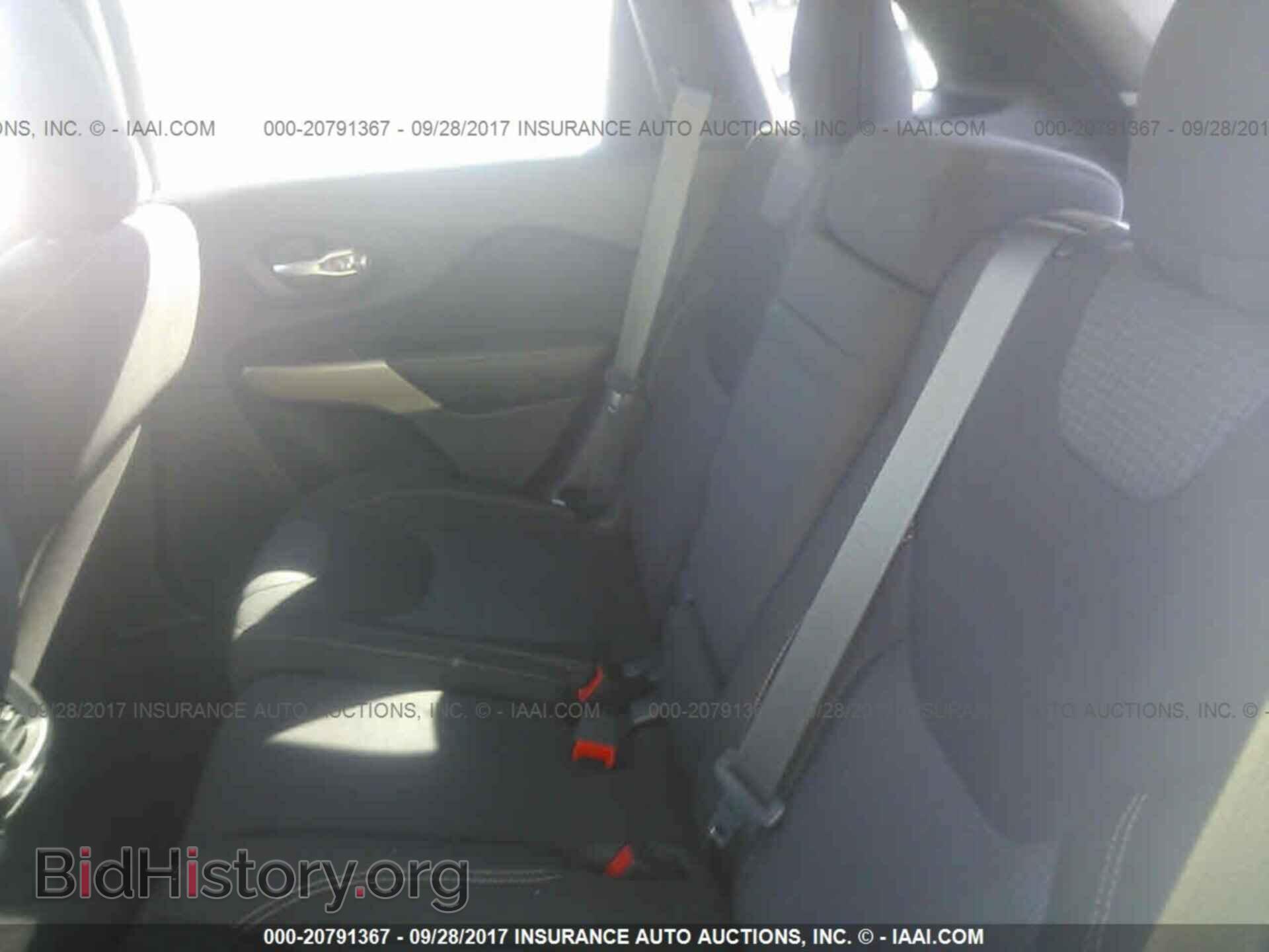 2017 Jeep Cherokee - VIN: 1C4PJLCBXHW604321 - Photo 8