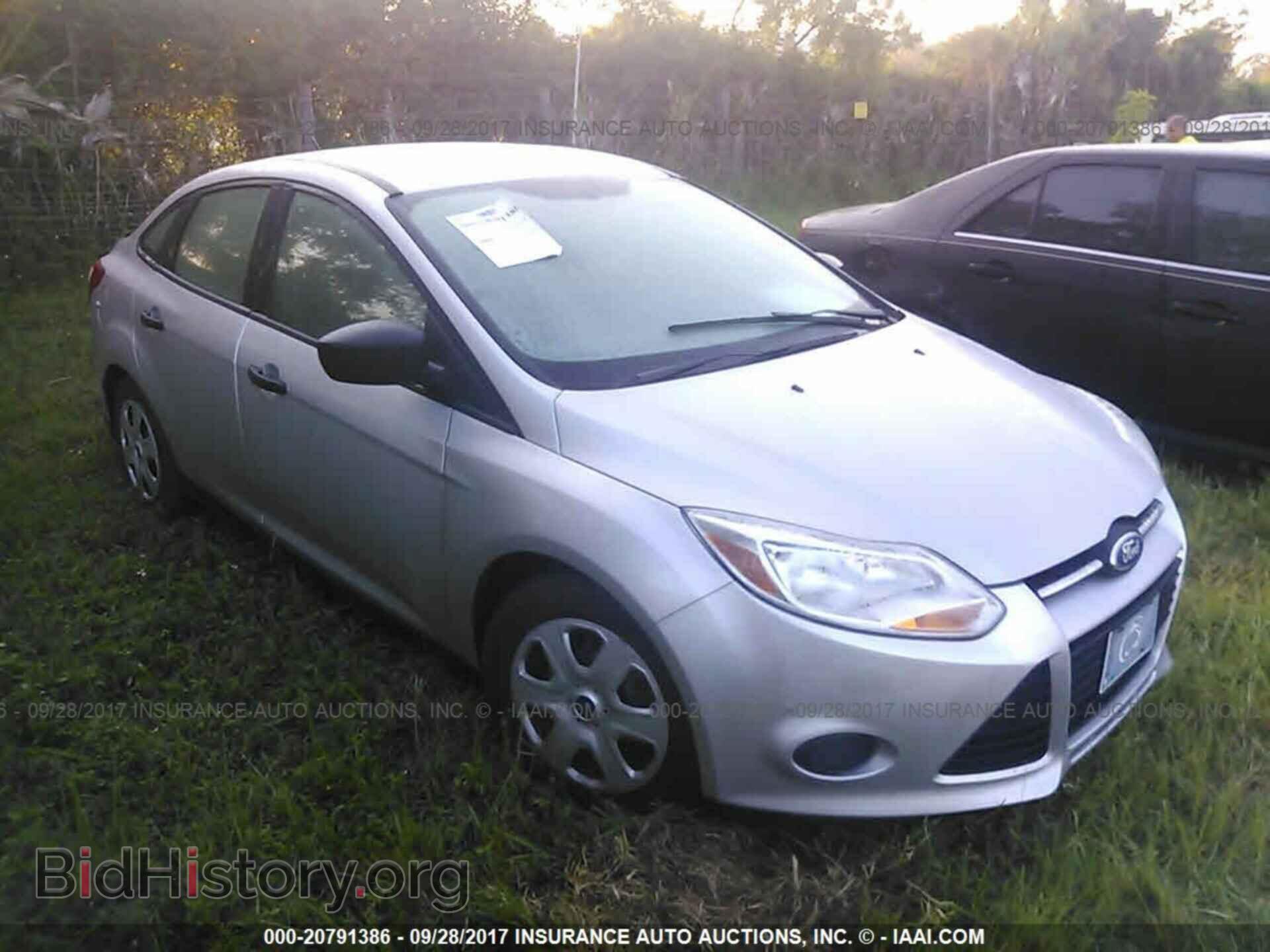 Photo 1FAHP3E29CL327208 - Ford Focus 2012