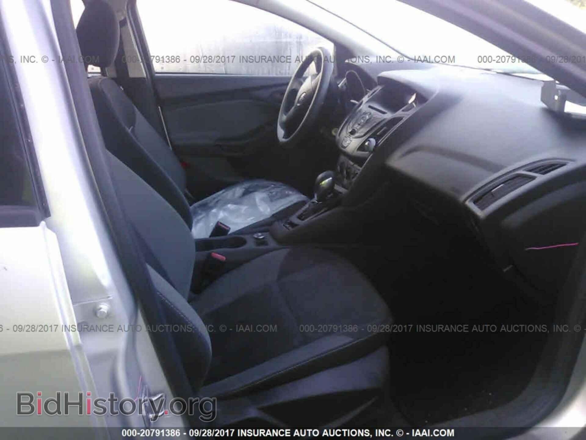 2012 Ford Focus - VIN: 1FAHP3E29CL327208 - Photo 5