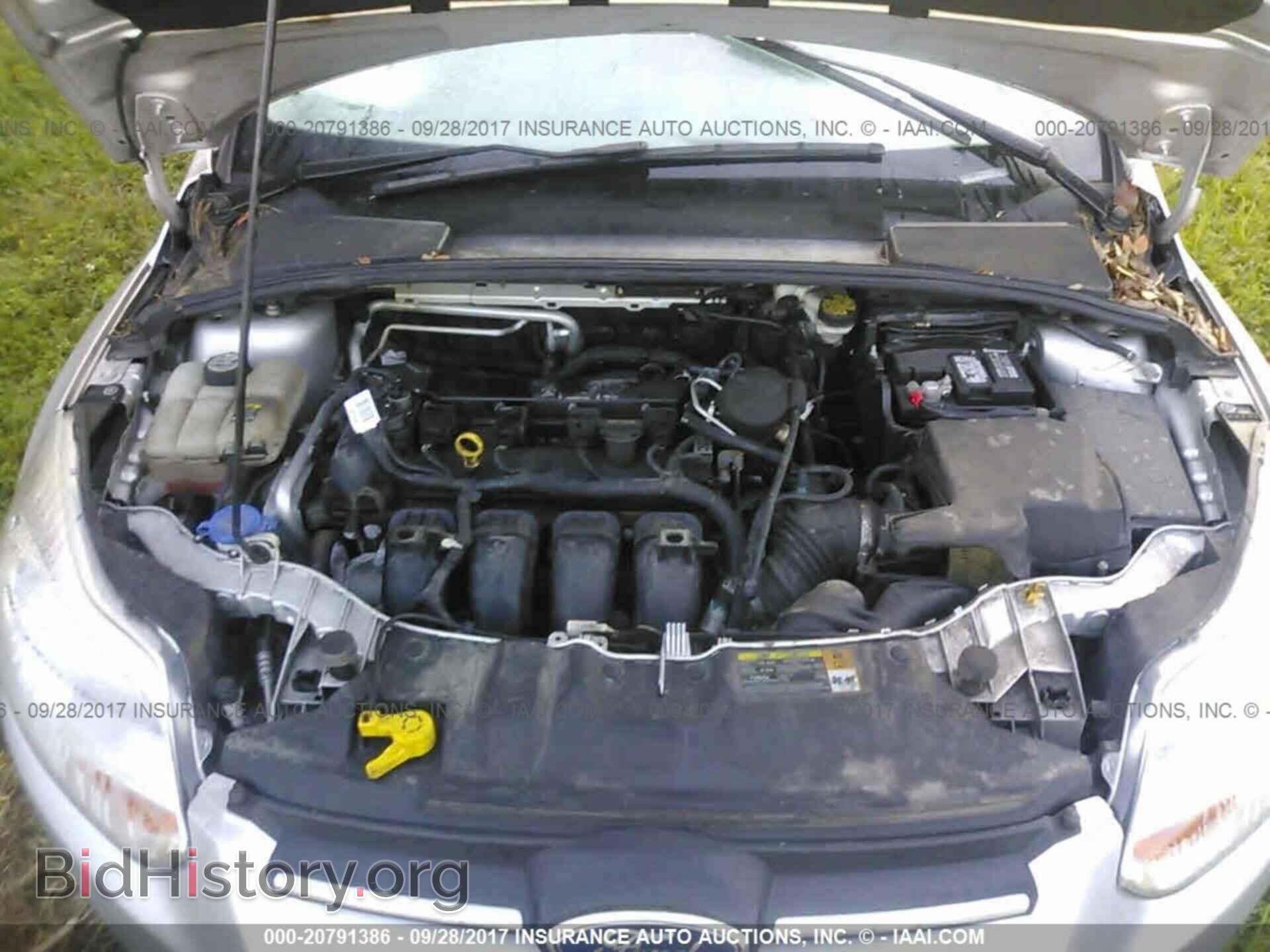 2012 Ford Focus - VIN: 1FAHP3E29CL327208 - Photo 10
