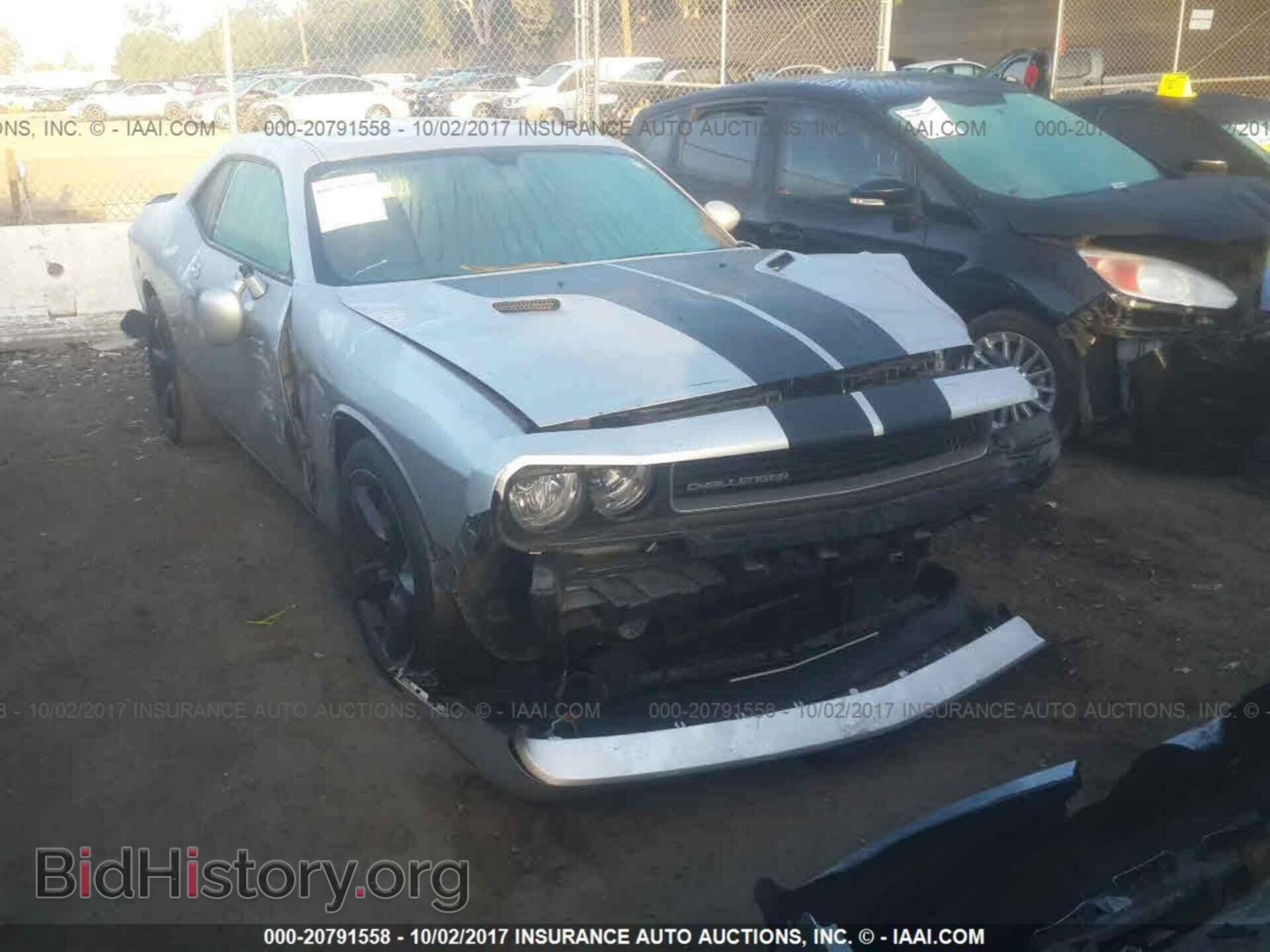 Photo 2C3CDYAGXCH186372 - Dodge Challenger 2012