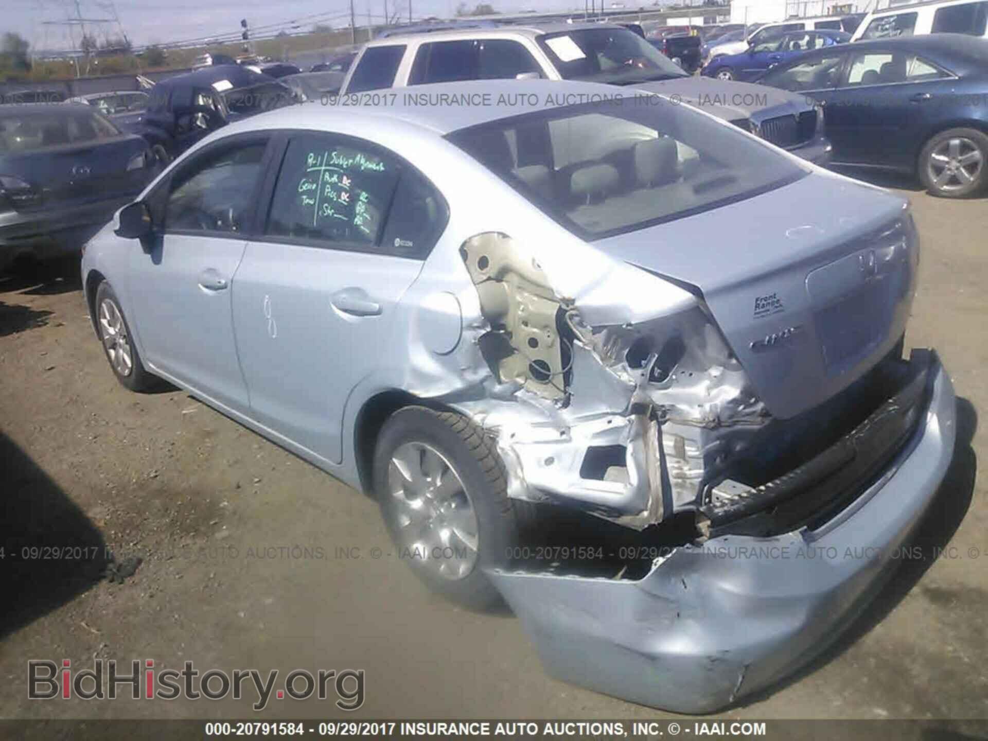 2012 Honda Civic - VIN: 2HGFB2F58CH606215 - Фото 3