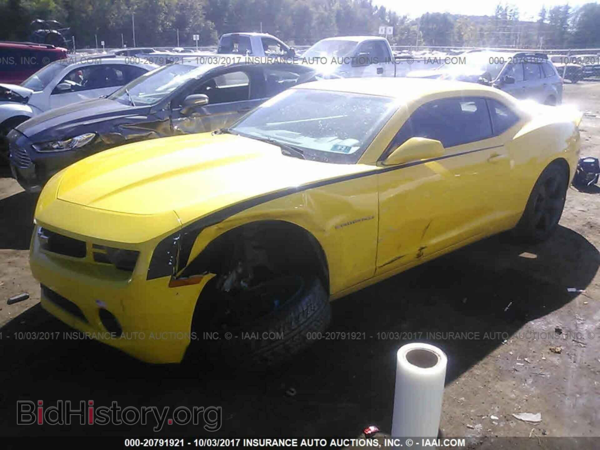 2013 Chevrolet Camaro - VIN: 2G1FB1E38D9191331 - Фото 2