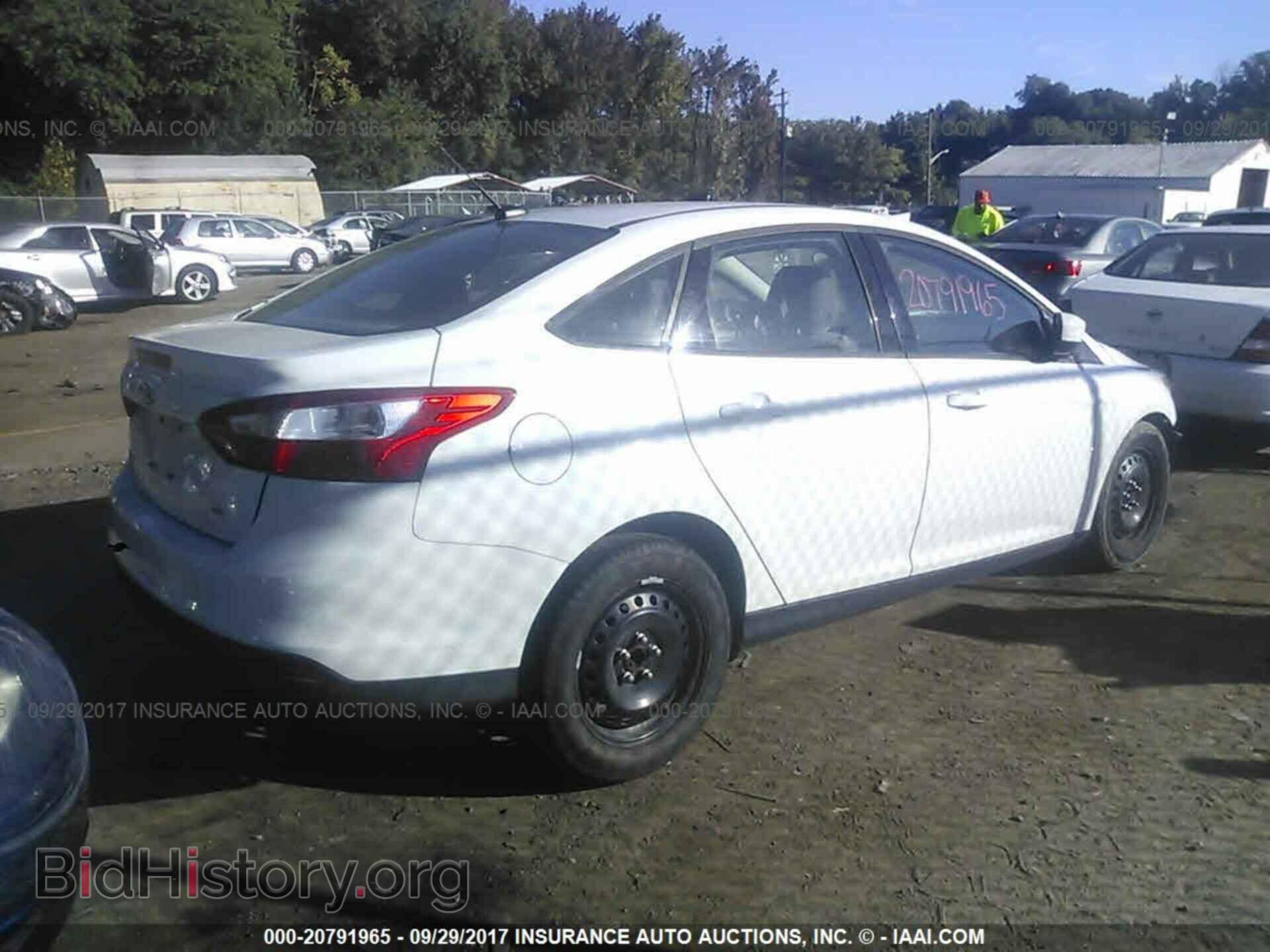 2012 Ford Focus - VIN: 1FAHP3F29CL461151 - Photo 4