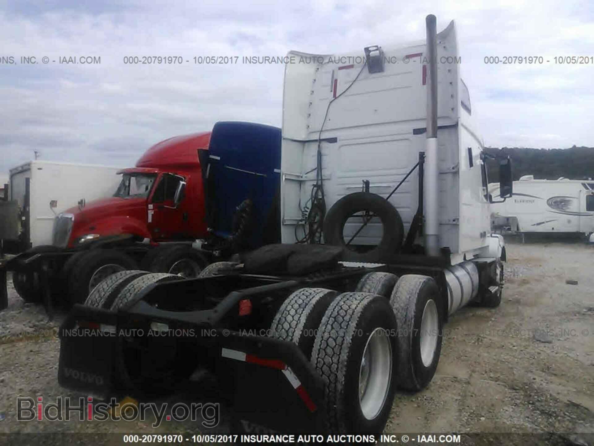 2013 Volvo Vnl - VIN: 4V4NC9EH4DN134054 - Фото 4