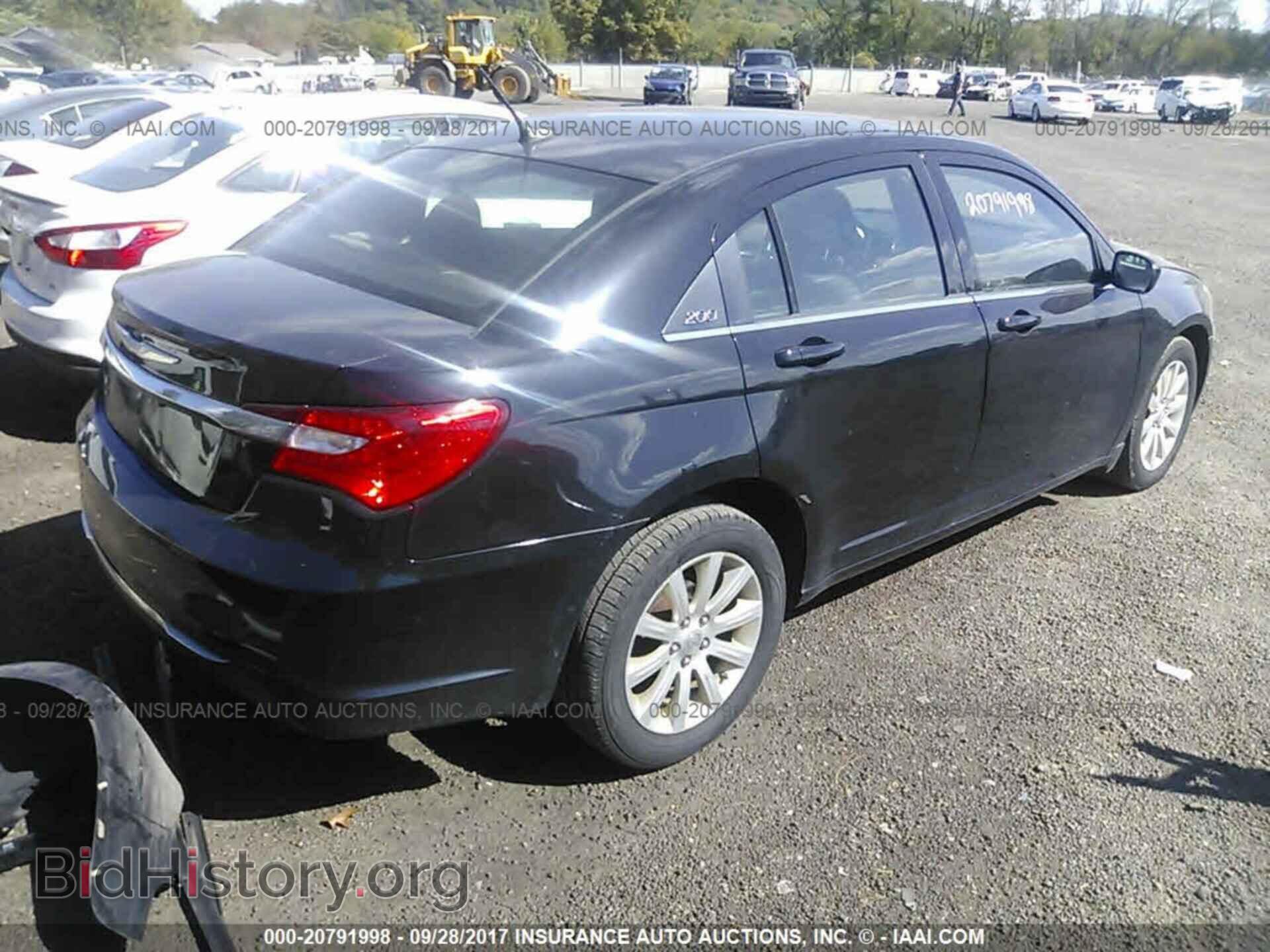 2012 Chrysler 200 - VIN: 1C3CCBBB3CN283519 - Photo 4