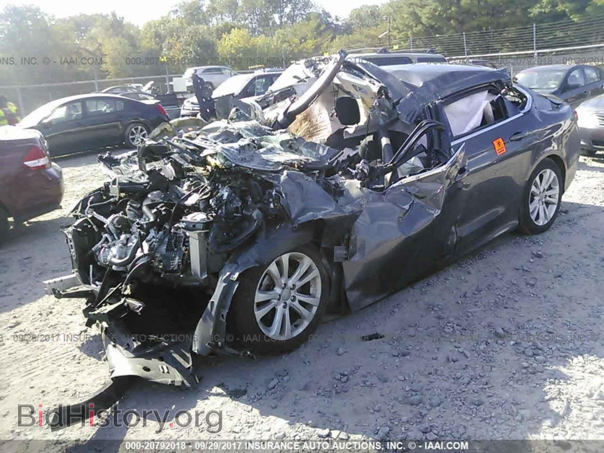 2016 Chrysler 200 - VIN: 1C3CCCAB5GN151066 - Фото 2