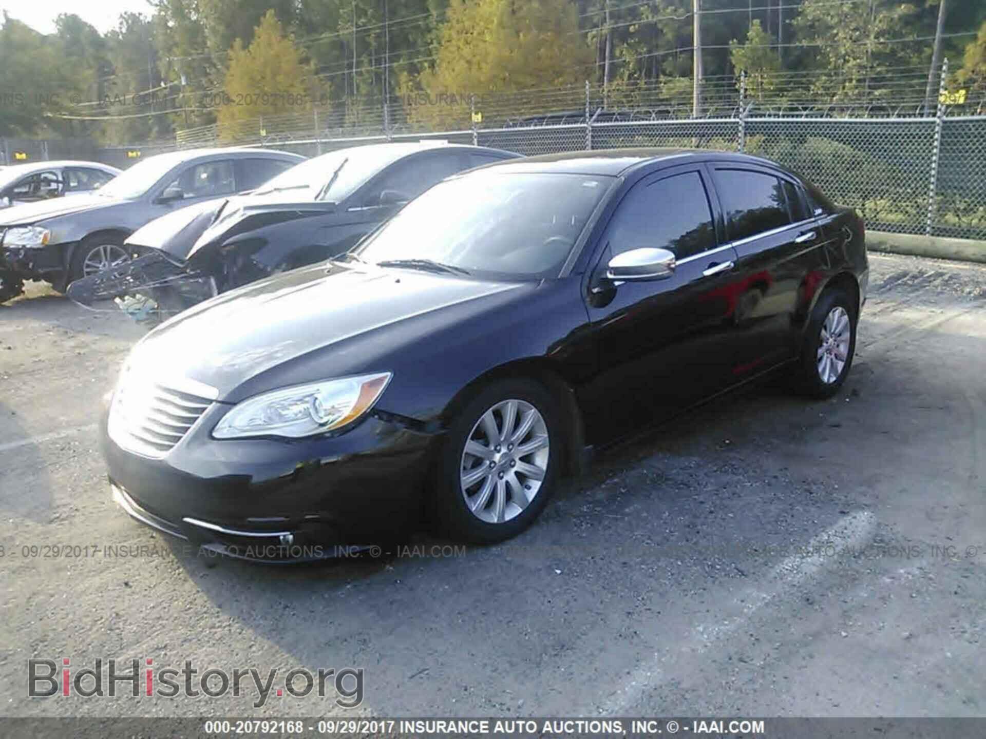 2013 Chrysler 200 - VIN: 1C3CCBCB2DN767262 - Фото 2