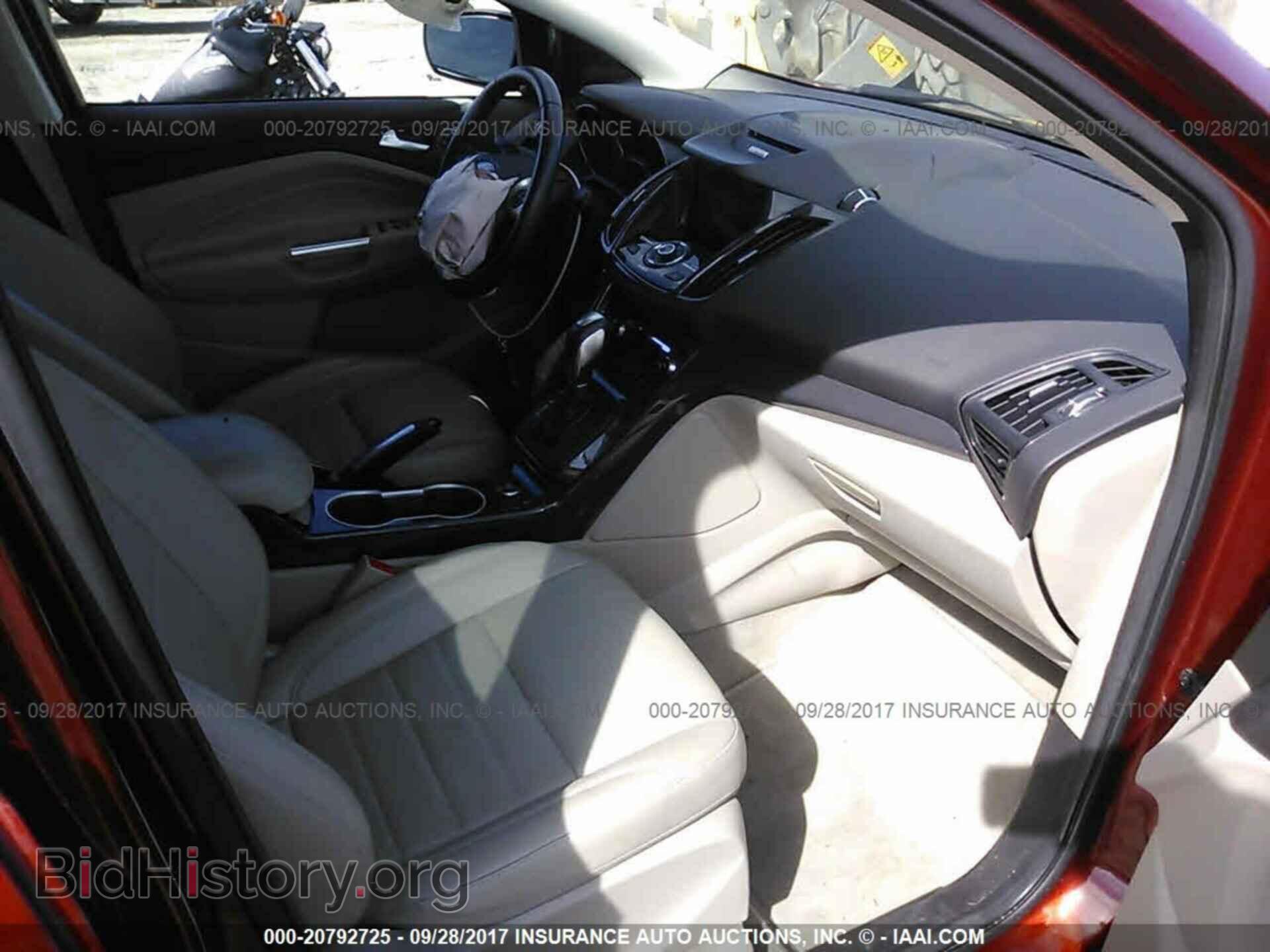 2014 Ford Escape - VIN: 1FMCU0J98EUC42139 - Фото 5