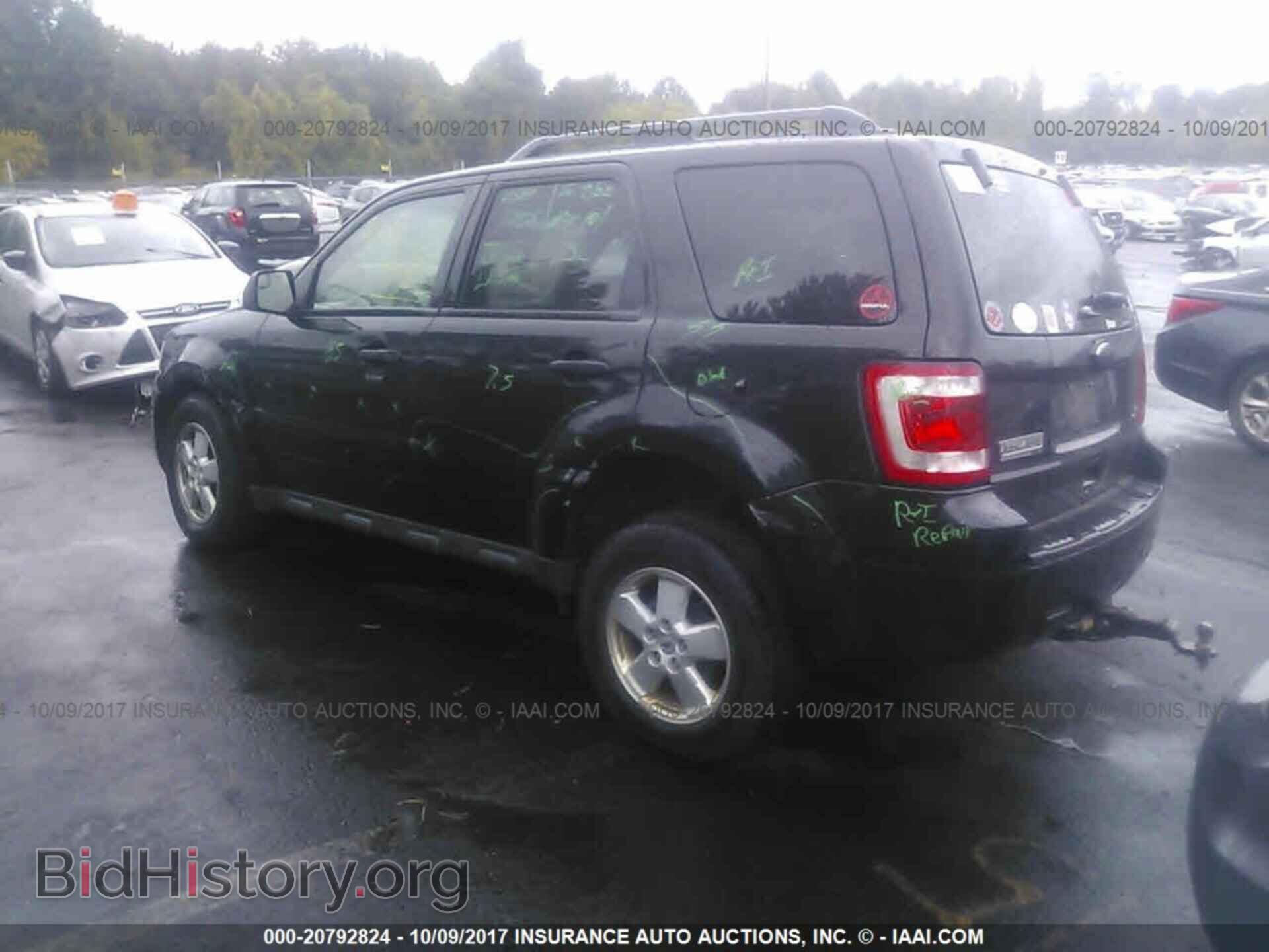 2011 Ford Escape - VIN: 1FMCU9DG8BKB03957 - Фото 3