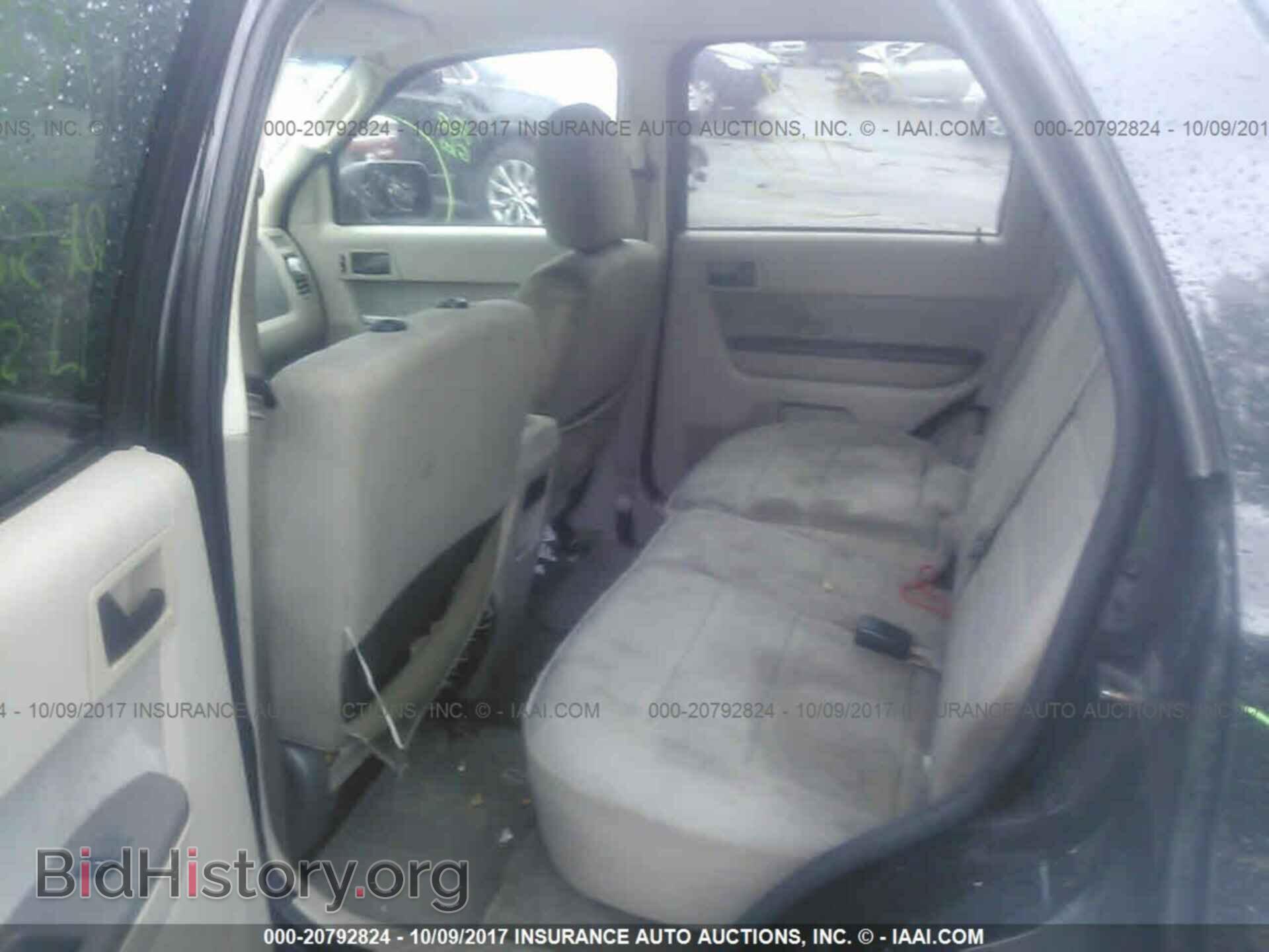 2011 Ford Escape - VIN: 1FMCU9DG8BKB03957 - Фото 8