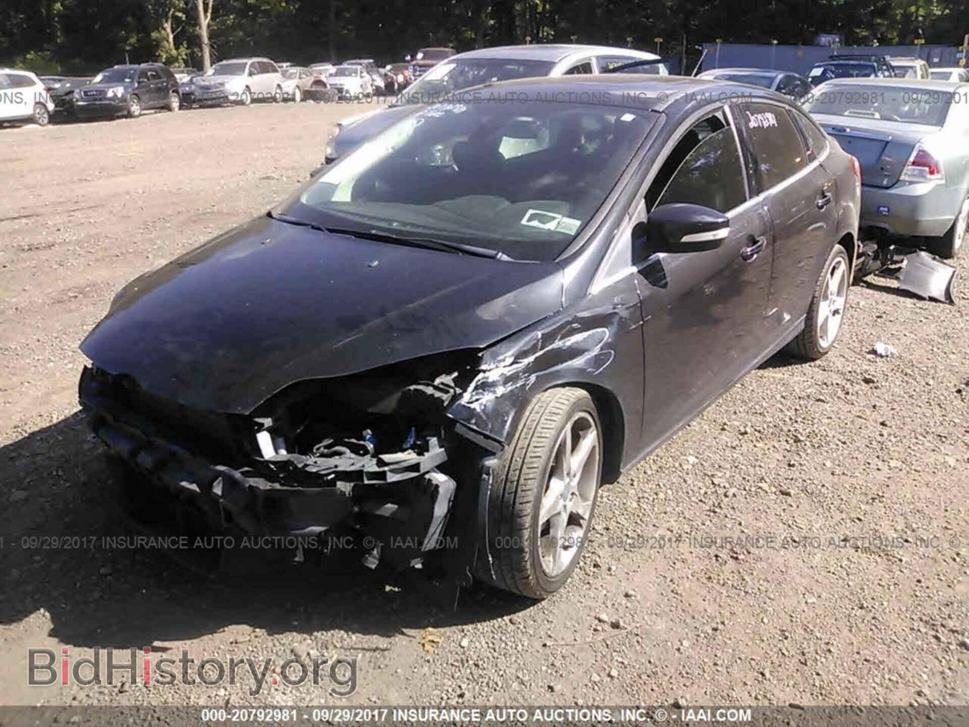 2012 Ford Focus - VIN: 1FAHP3J27CL345731 - Photo 2