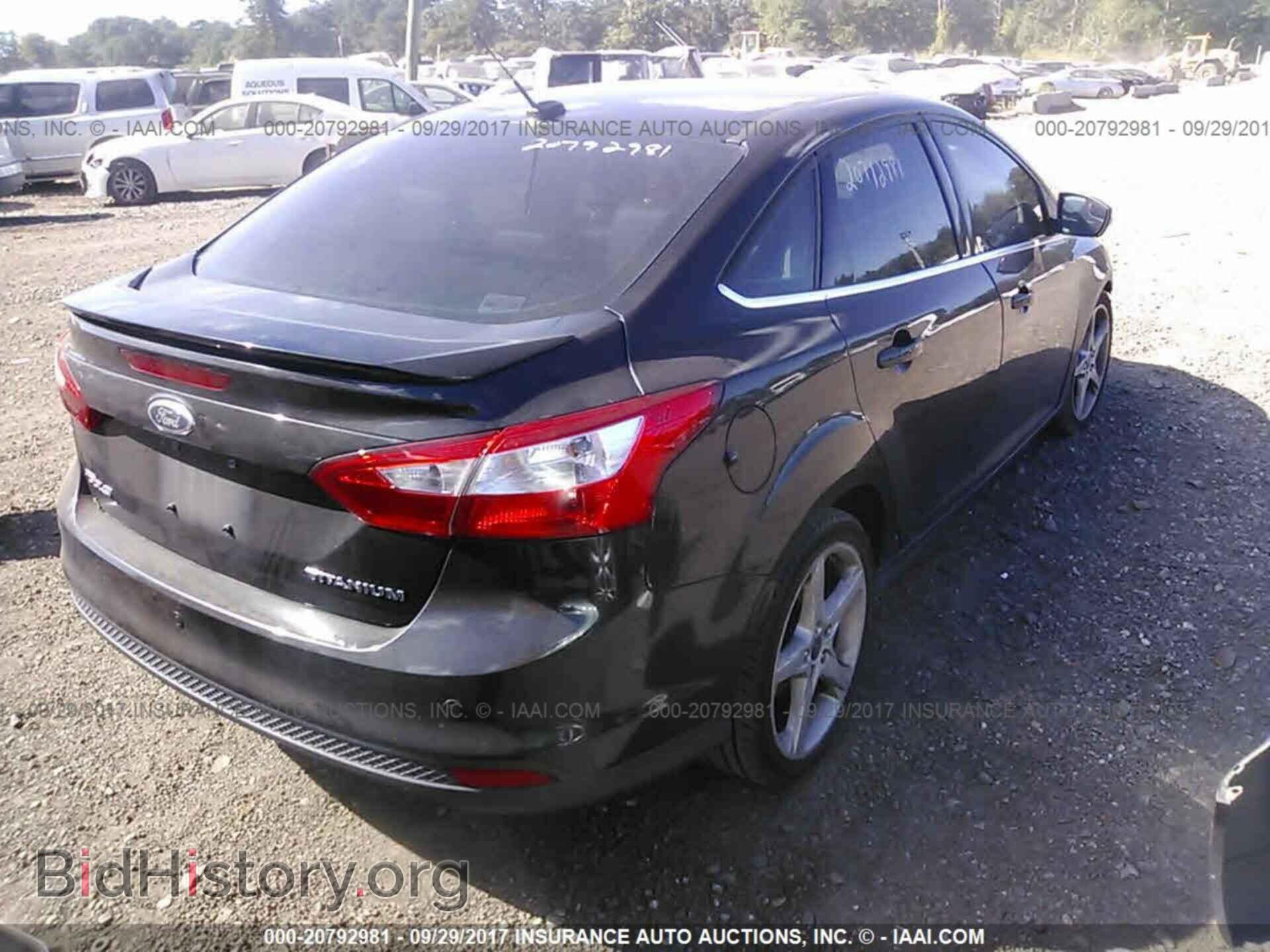 2012 Ford Focus - VIN: 1FAHP3J27CL345731 - Photo 4