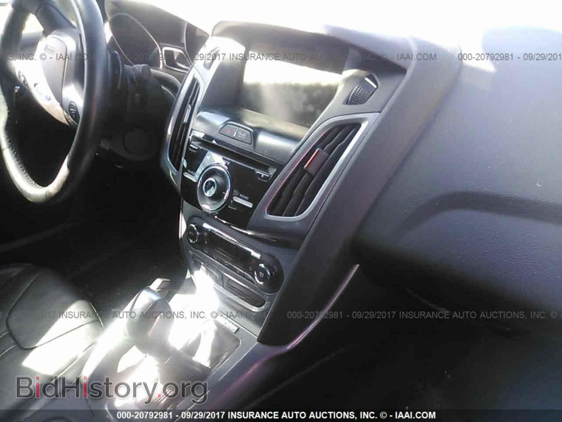 2012 Ford Focus - VIN: 1FAHP3J27CL345731 - Photo 5