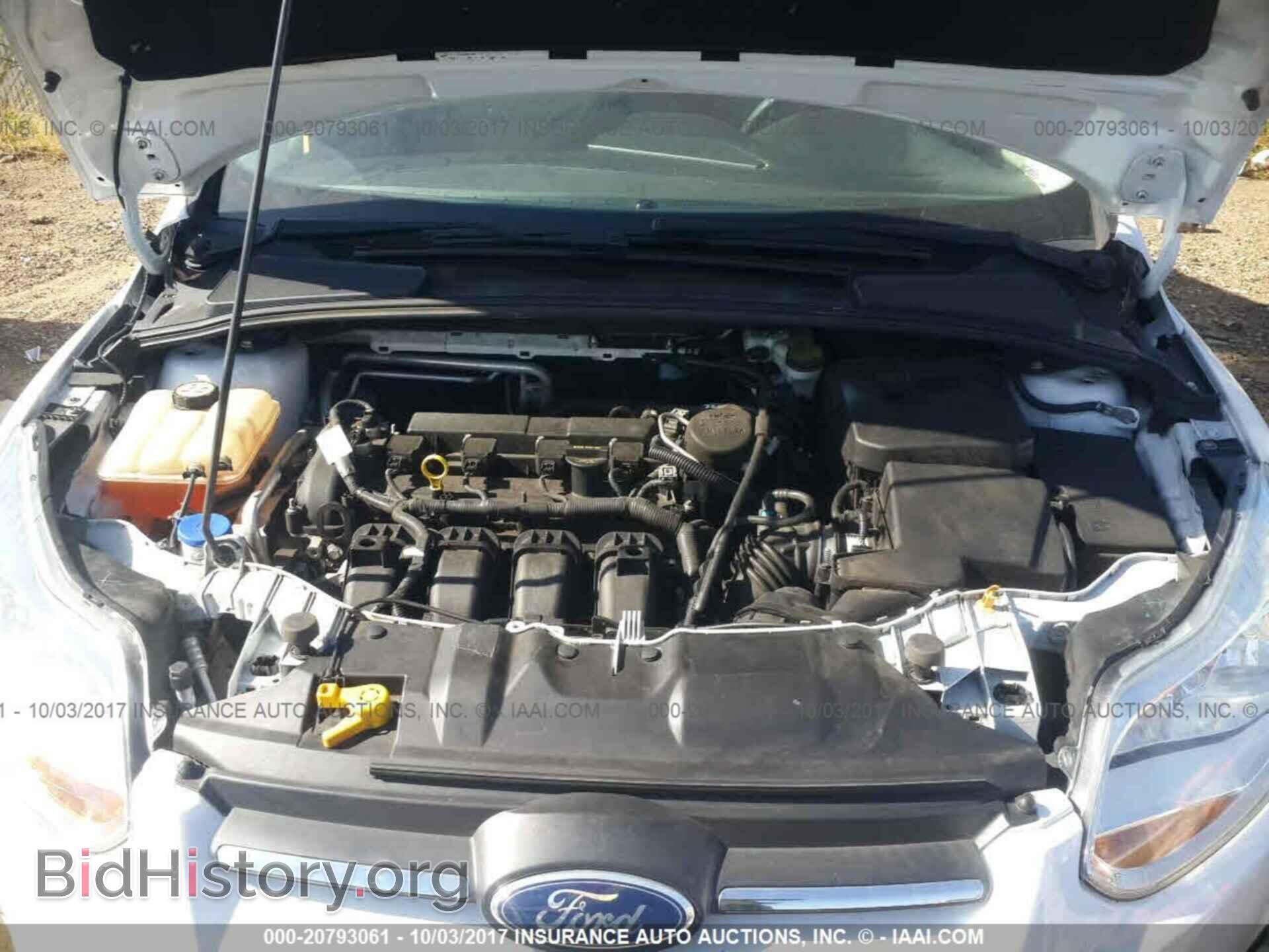 2012 Ford Focus - VIN: 1FAHP3F21CL125977 - Photo 10