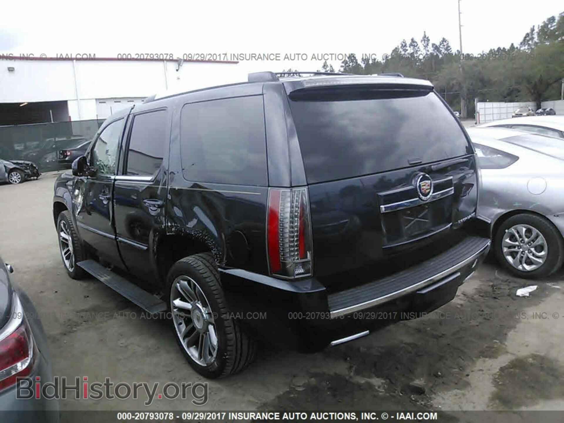 2013 Cadillac Escalade - VIN: 1GYS3CEF4DR219652 - Photo 3