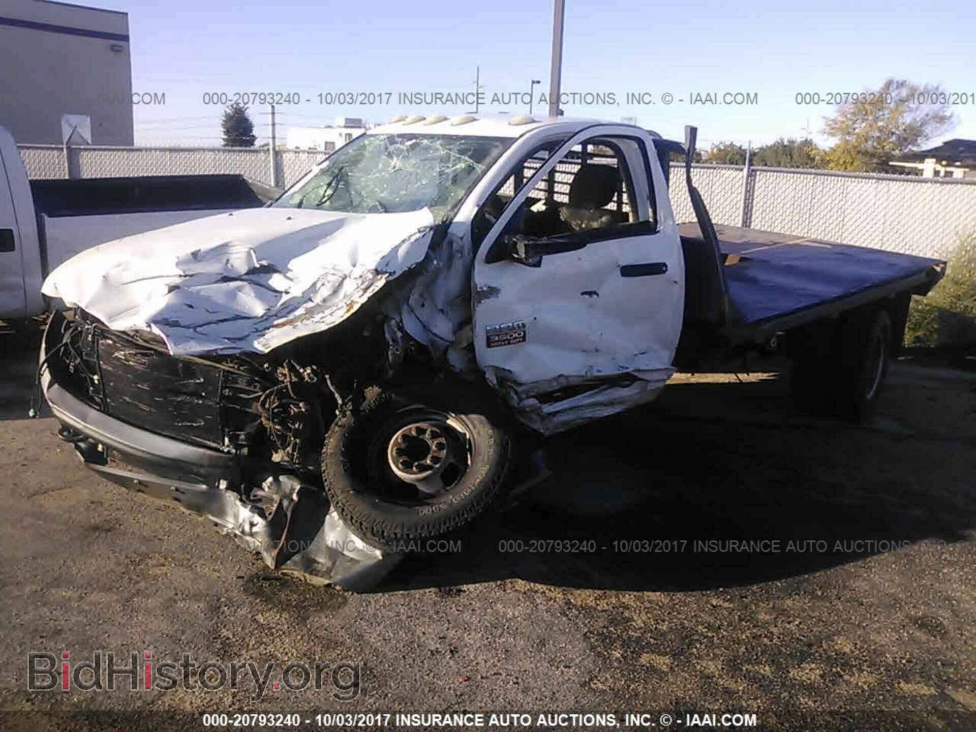 2011 Dodge Ram 3500 - VIN: 3D73Y4EL2BG514775 - Photo 2
