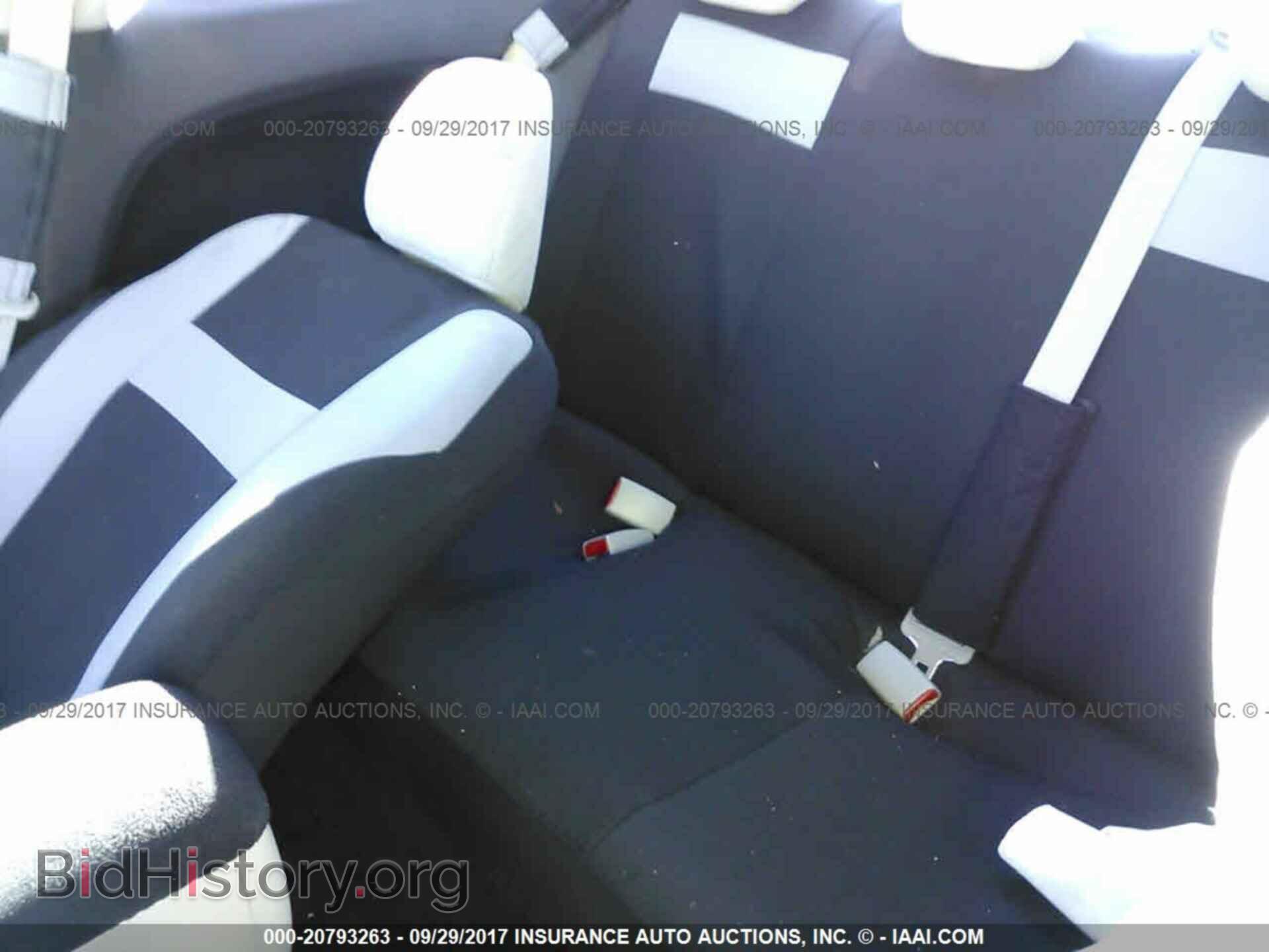 2012 Honda Civic - VIN: 2HGFG3B81CH535558 - Photo 8