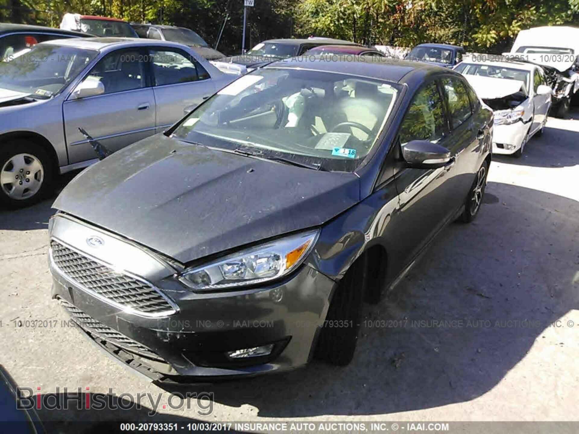 2015 Ford Focus - VIN: 1FADP3F29FL312824 - Photo 2