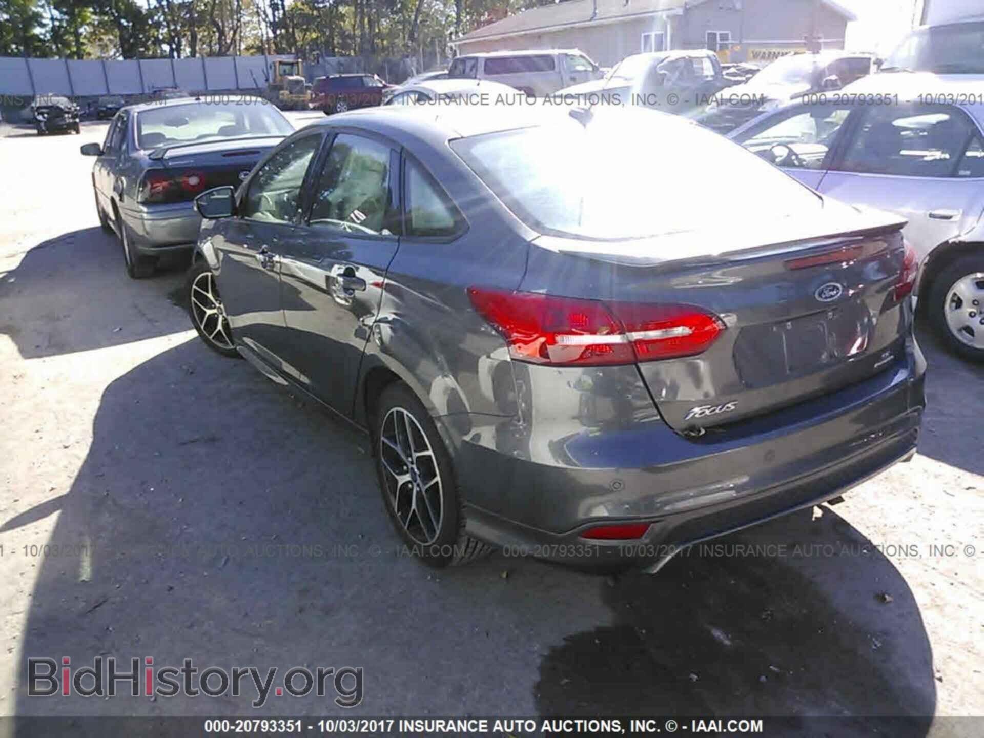 2015 Ford Focus - VIN: 1FADP3F29FL312824 - Photo 3