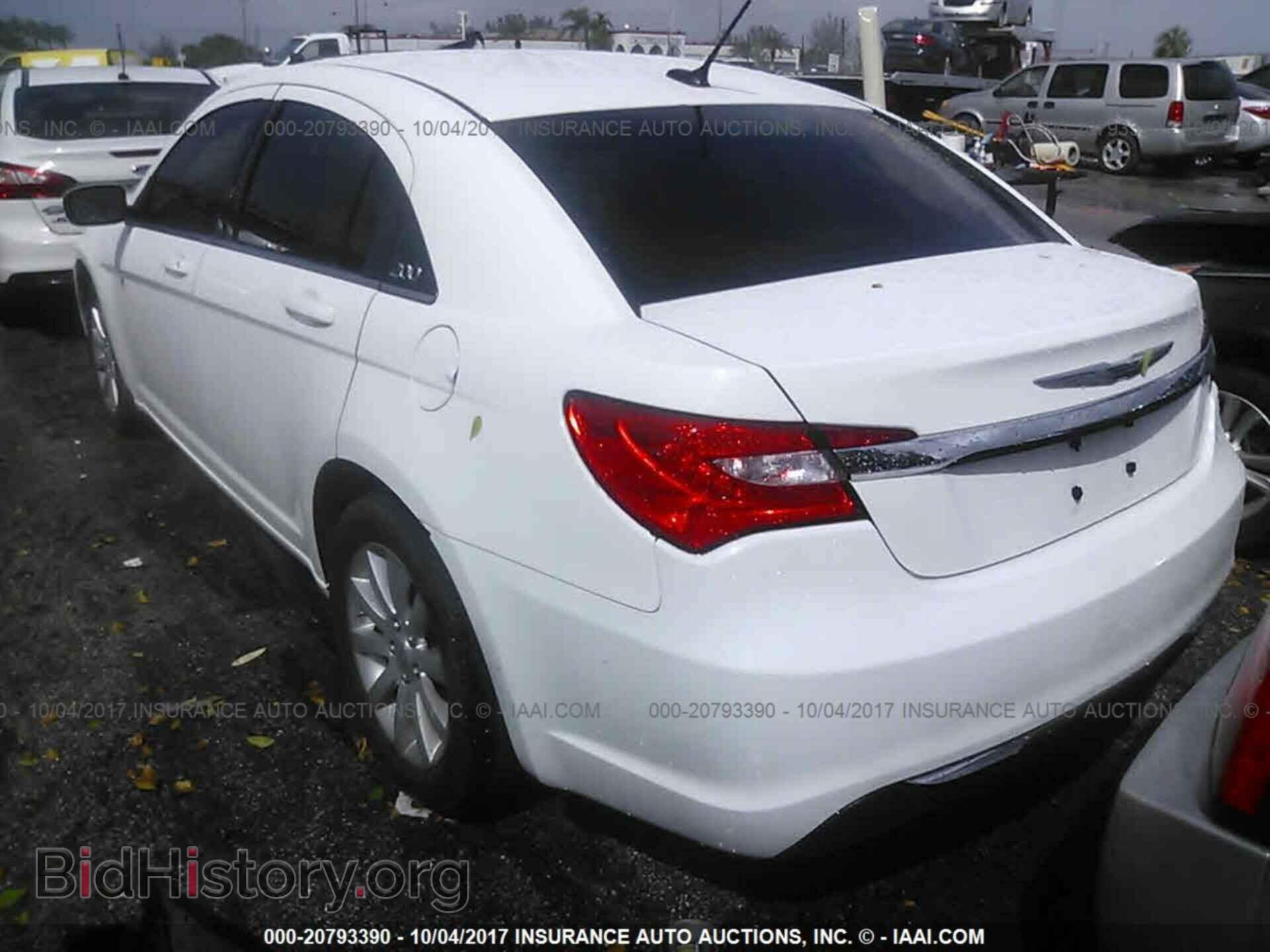 2013 Chrysler 200 - VIN: 1C3CCBBBXDN674023 - Photo 3