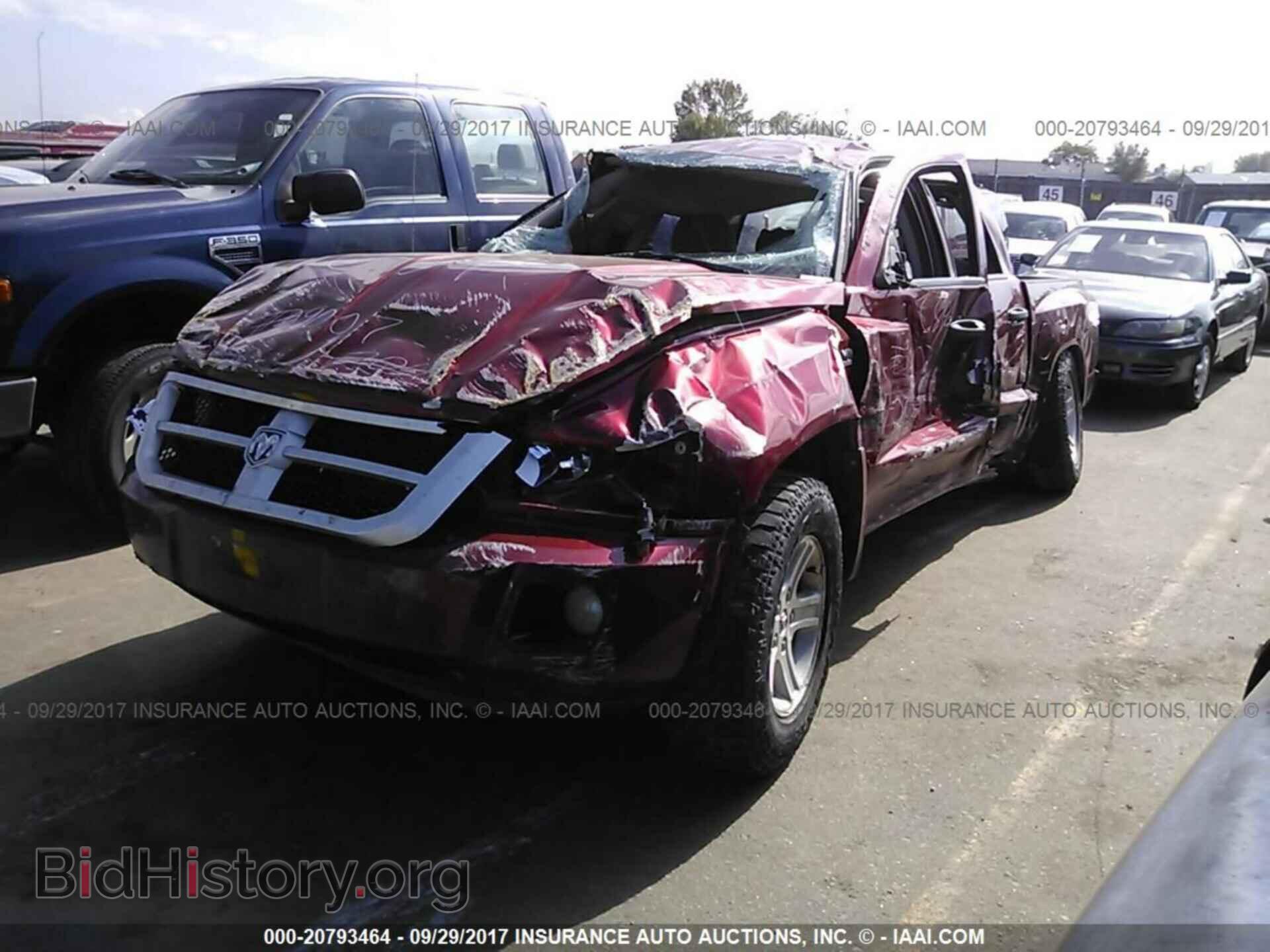 2011 Dodge Dakota - VIN: 1D7RW3GP2BS589592 - Фото 2