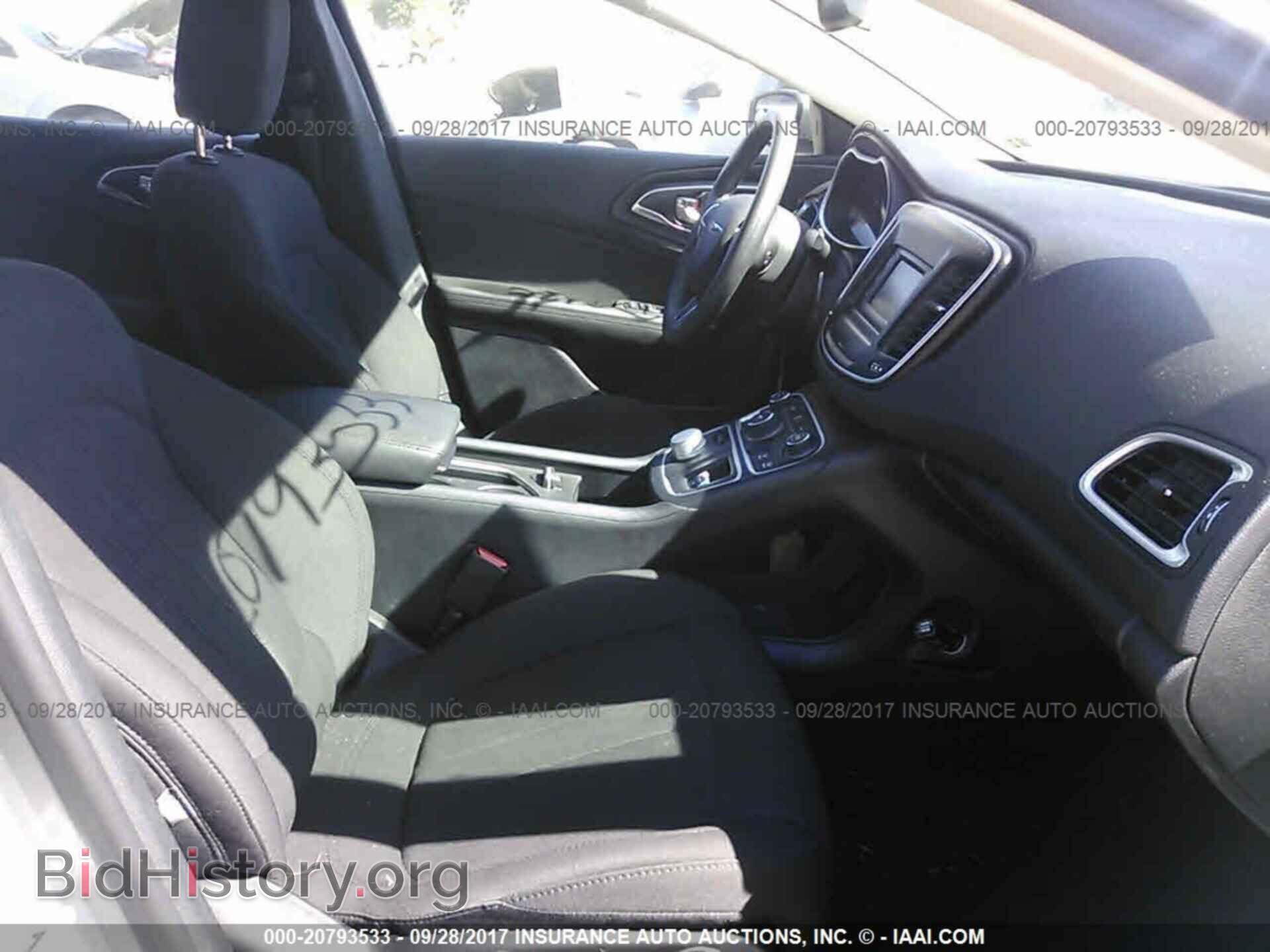 2016 Chrysler 200 - VIN: 1C3CCCAB3GN145170 - Photo 5