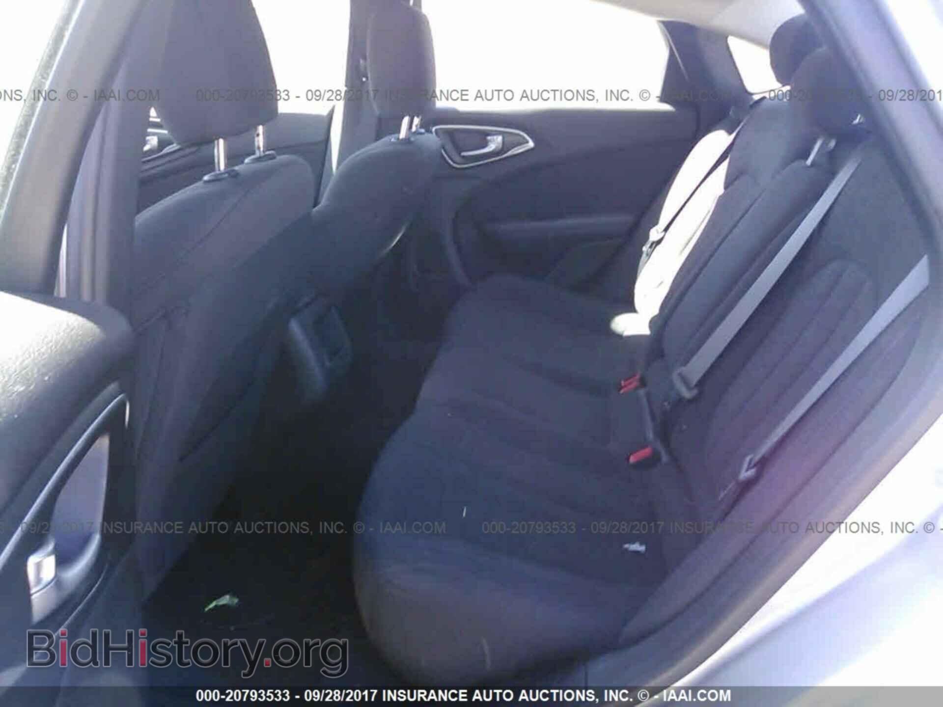 2016 Chrysler 200 - VIN: 1C3CCCAB3GN145170 - Photo 8