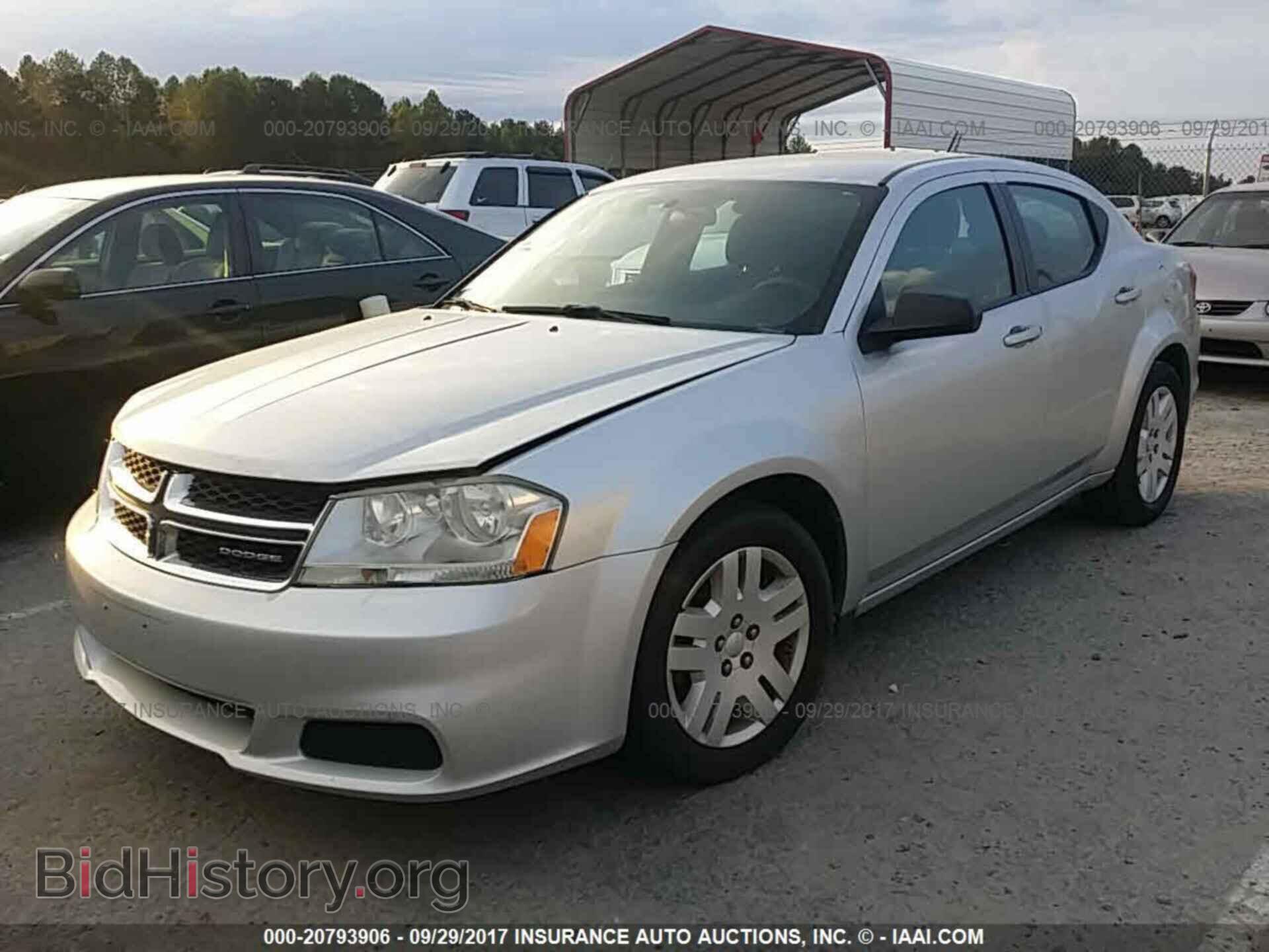2011 Dodge Avenger - VIN: 1B3BD4FB2BN588438 - Фото 2