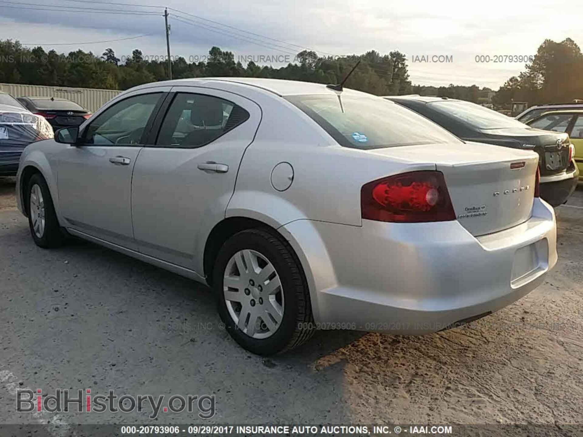 2011 Dodge Avenger - VIN: 1B3BD4FB2BN588438 - Фото 3