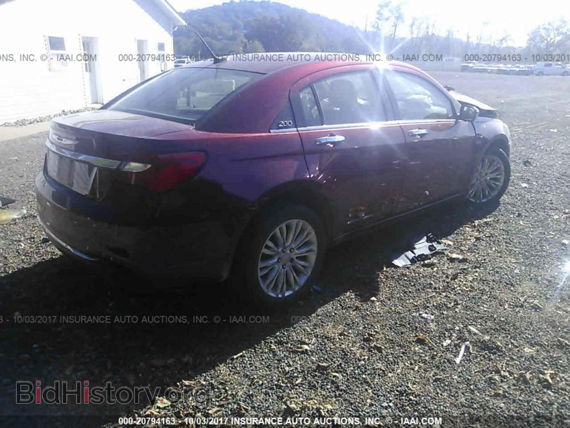 2011 Chrysler 200 - VIN: 1C3BC2FG1BN594205 - Photo 4