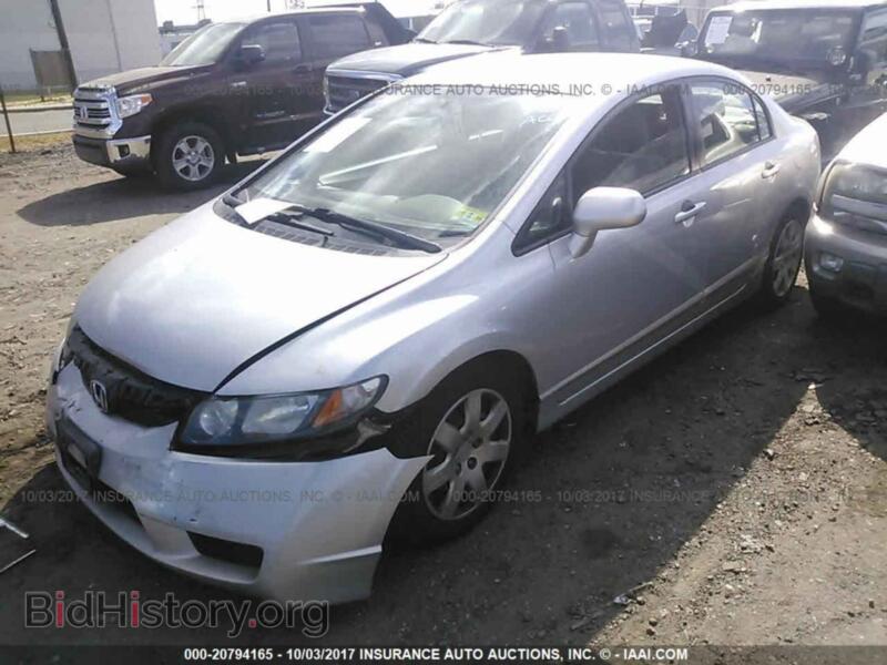 2011 Honda CIVIC (VIN 2HGFA1F53BH305170) — фото 2 из 10