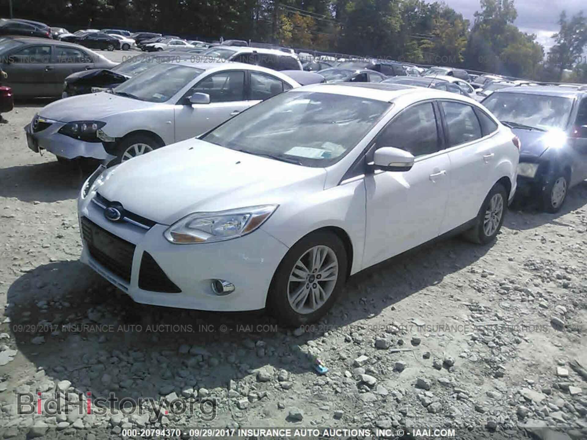 2012 Ford Focus - VIN: 1FAHP3H24CL337723 - Photo 2