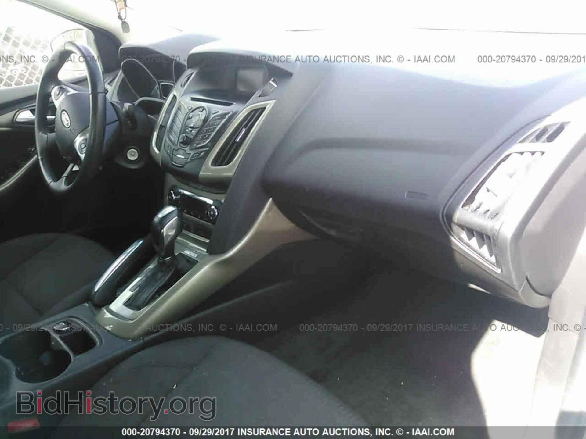 2012 Ford Focus - VIN: 1FAHP3H24CL337723 - Photo 5