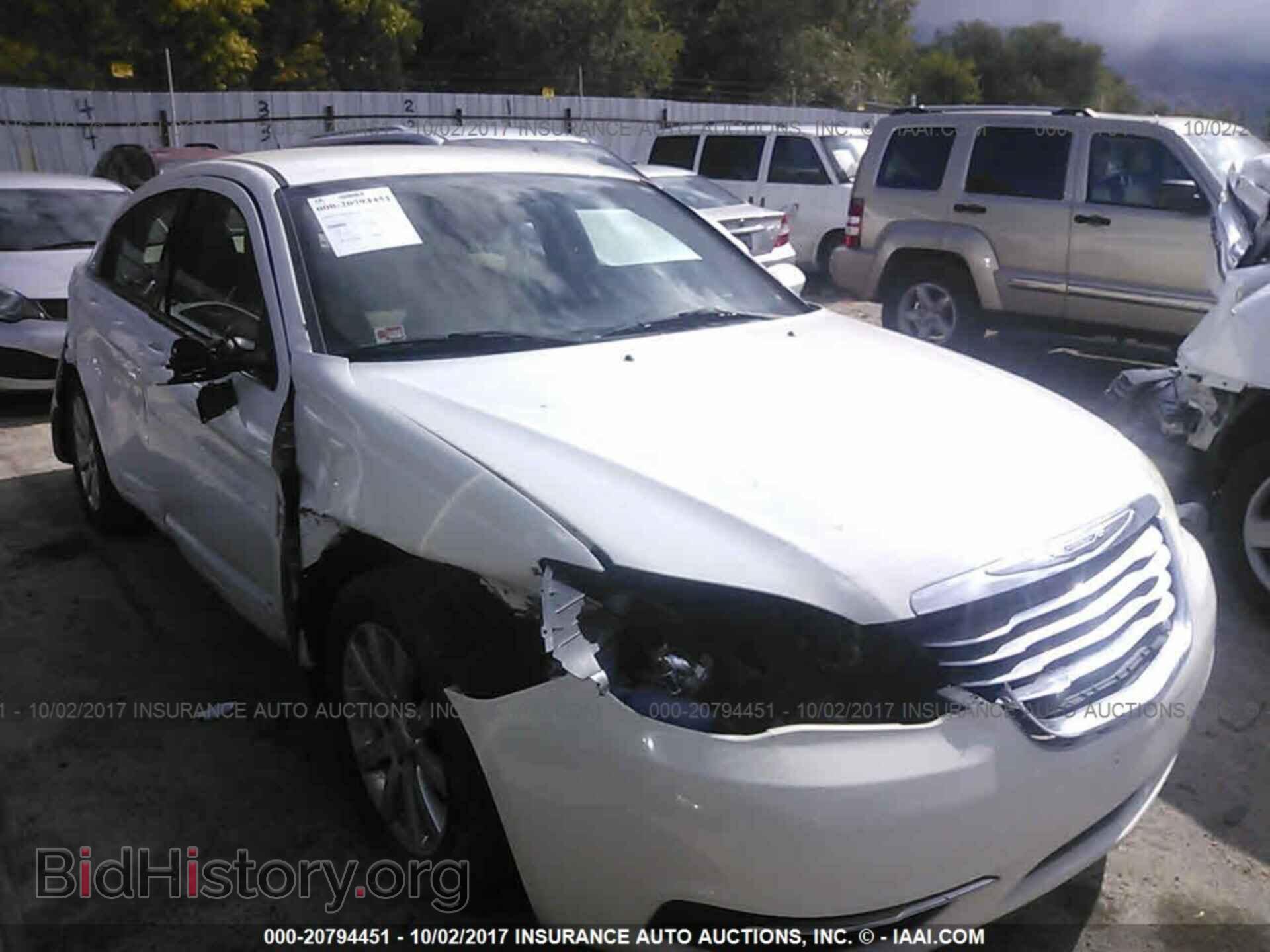 Photo 1C3BC1FB2BN519267 - Chrysler 200 2011