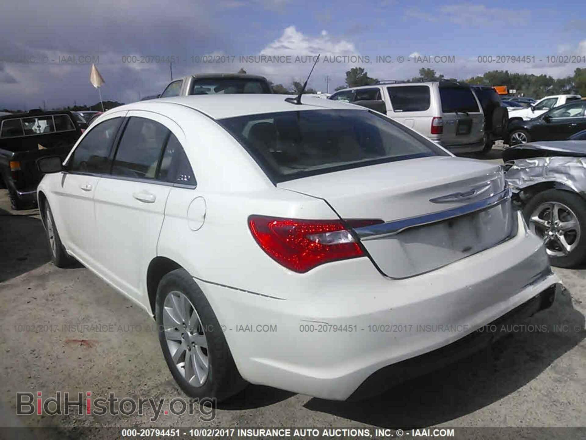2011 Chrysler 200 - VIN: 1C3BC1FB2BN519267 - Фото 3