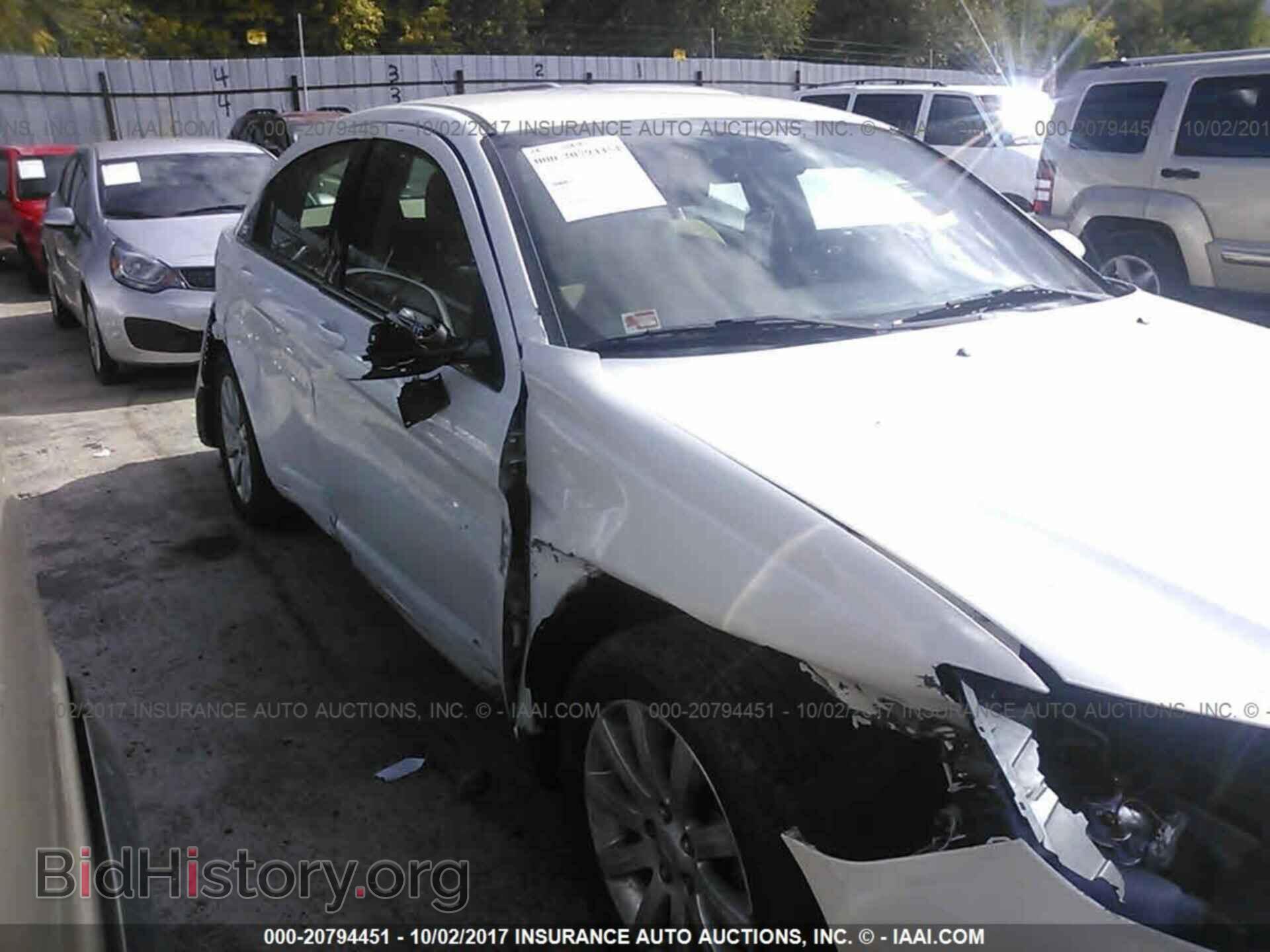 2011 Chrysler 200 - VIN: 1C3BC1FB2BN519267 - Фото 6