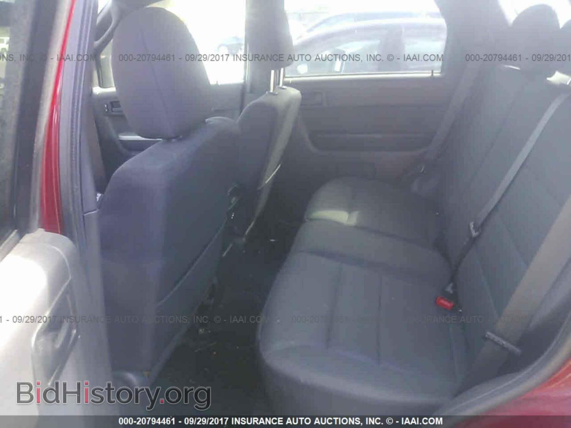 2011 Ford Escape - VIN: 1FMCU9DG0BKB69337 - Photo 8